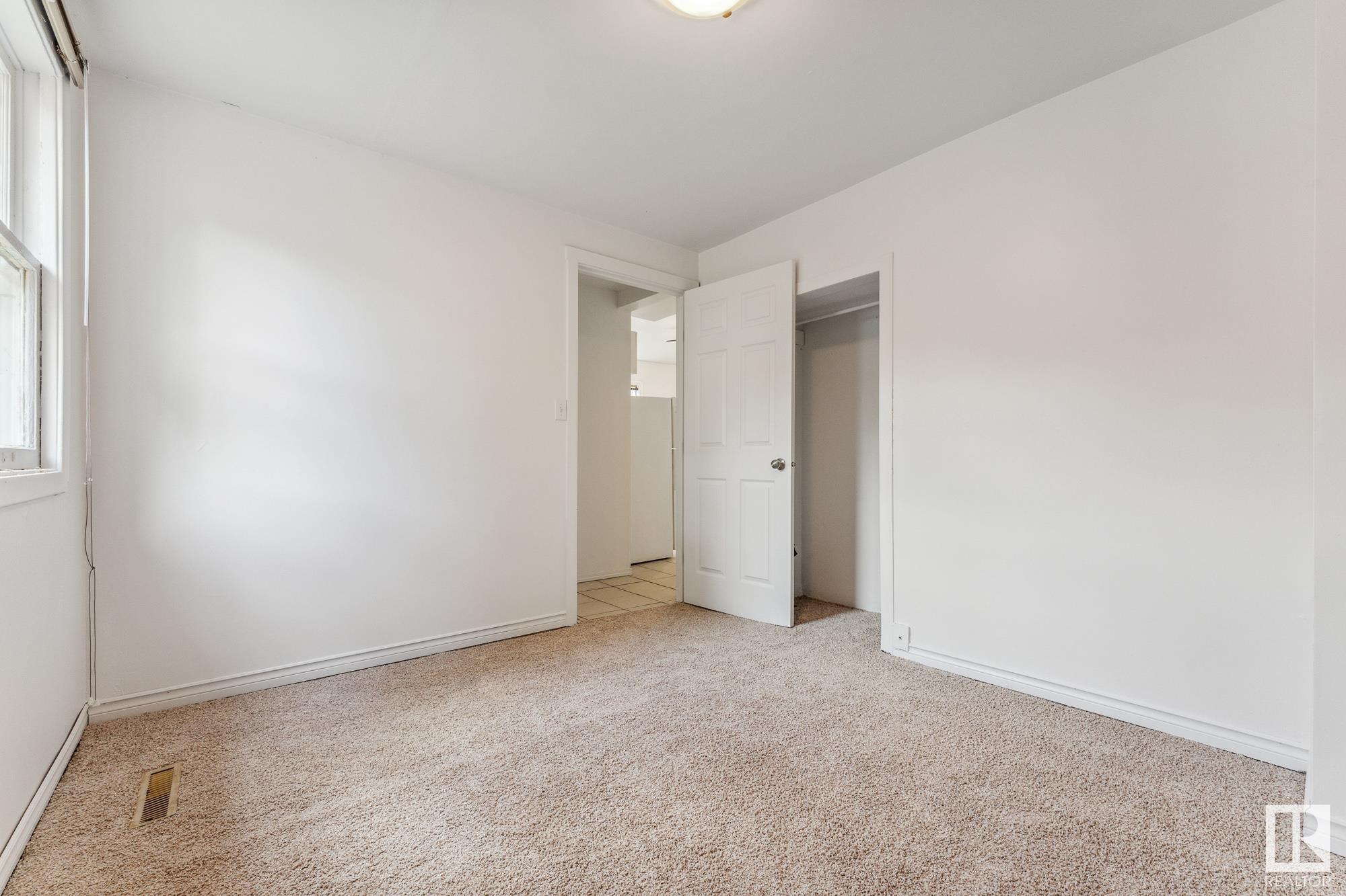      11211 93 ST NW , Edmonton,  ,T5G 1B9 ;  Listing Number: MLS E4415620