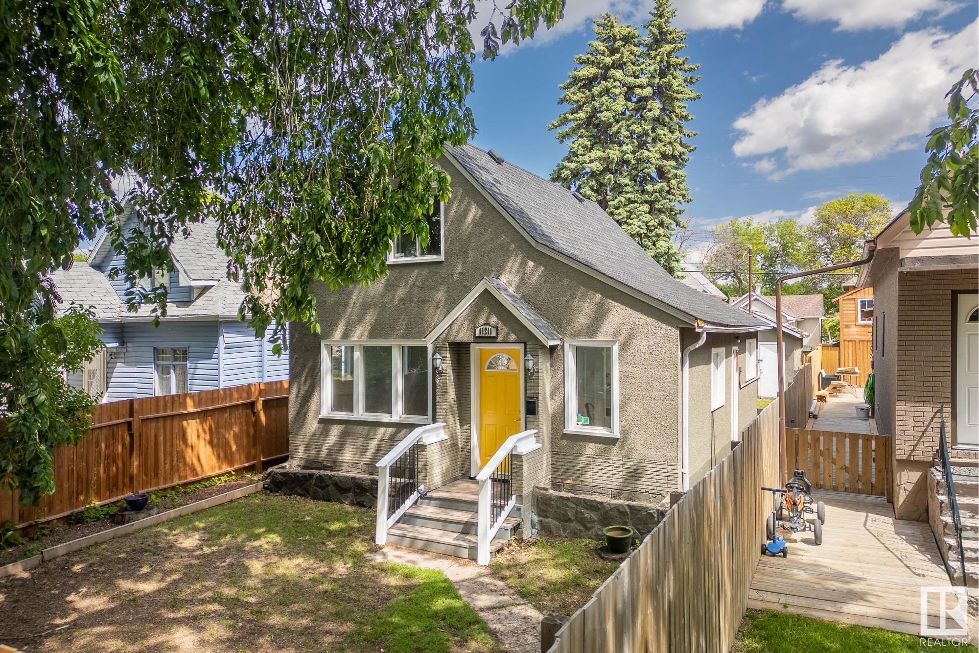      11211 93 ST NW , Edmonton,  ,T5G 1B9 ;  Listing Number: MLS E4415620