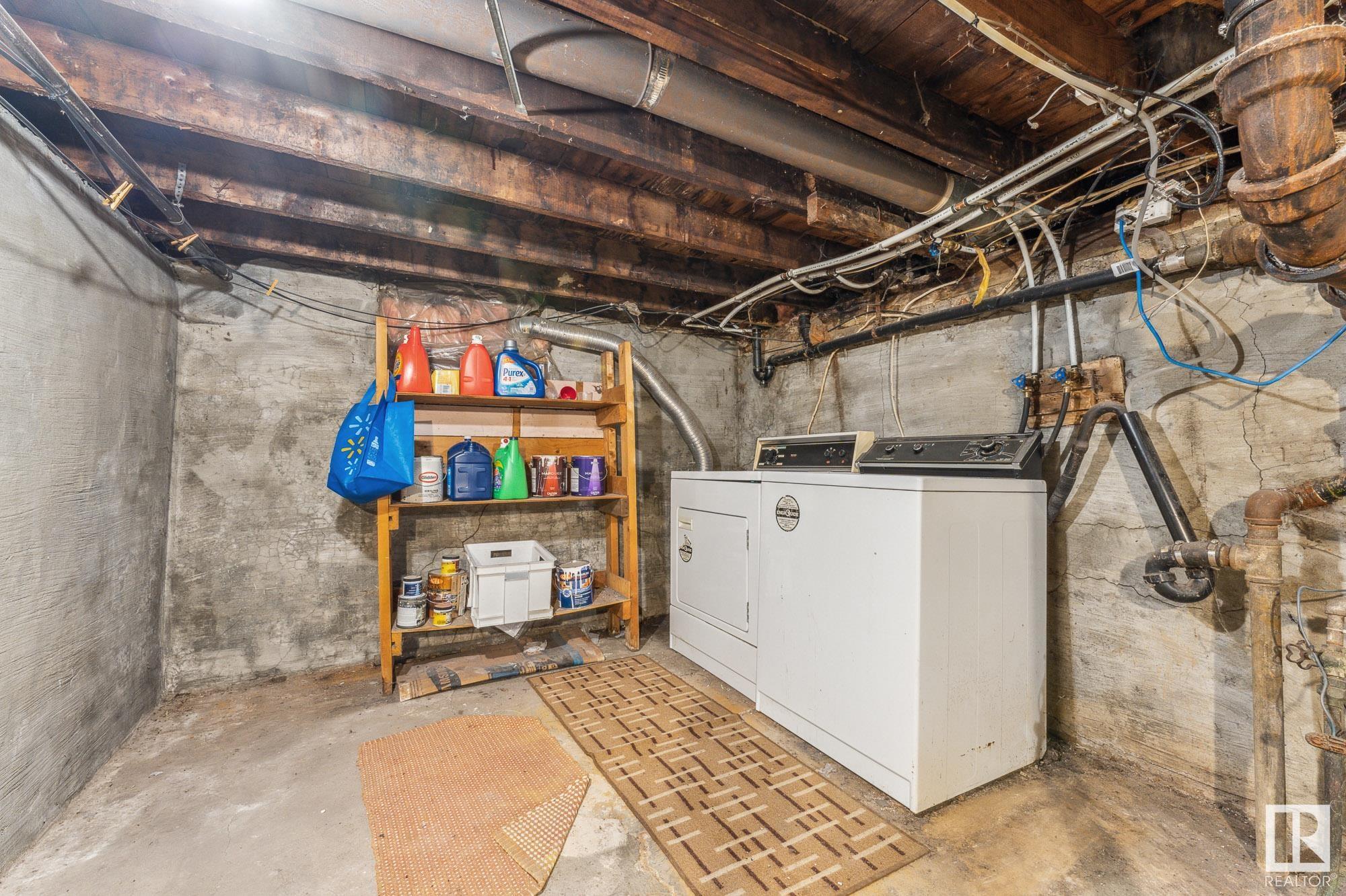      11211 93 ST NW , Edmonton,  ,T5G 1B9 ;  Listing Number: MLS E4415620