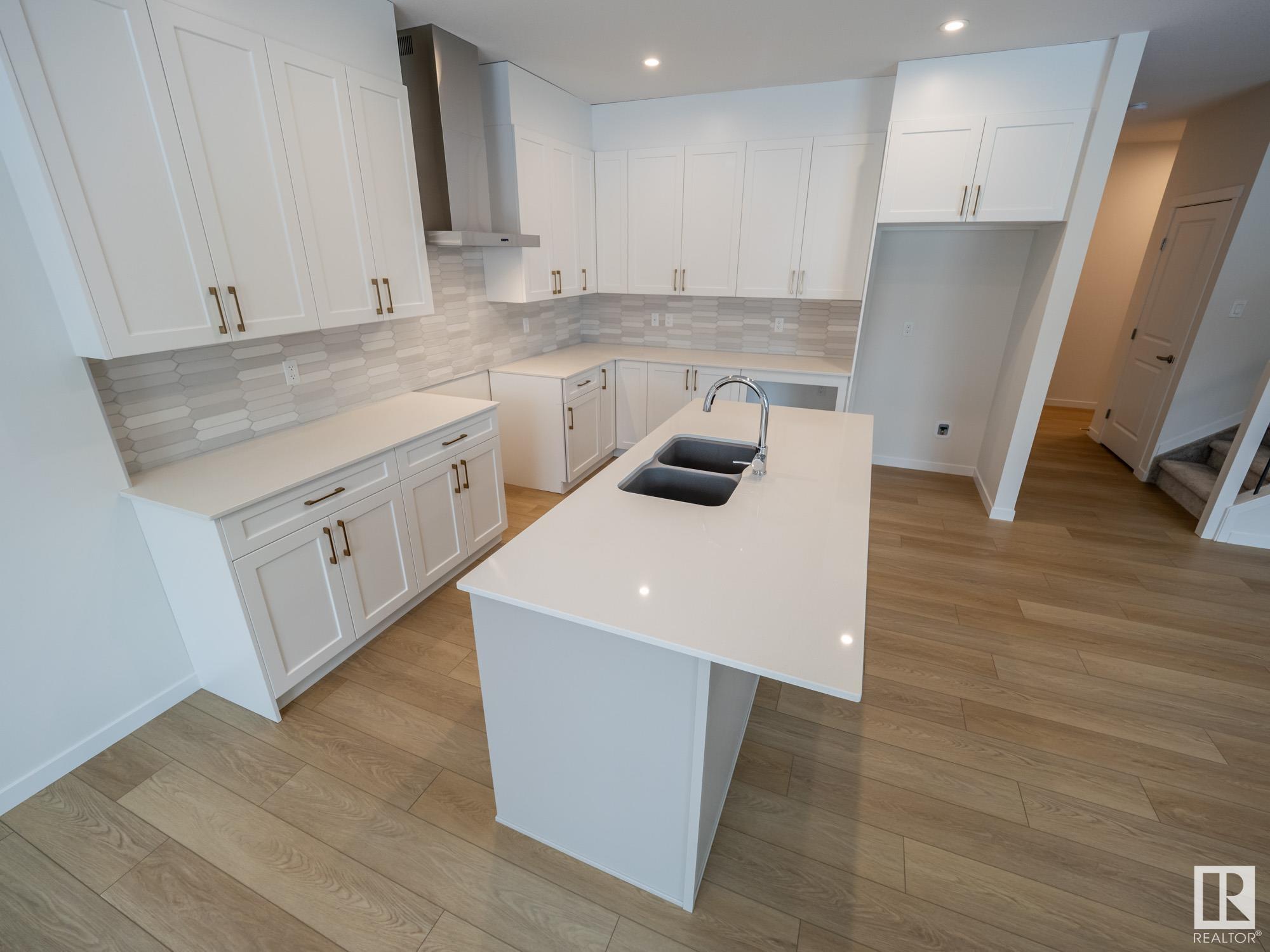      2241 193A ST NW , Edmonton,  ,T6M 3B7 ;  Listing Number: MLS E4415686