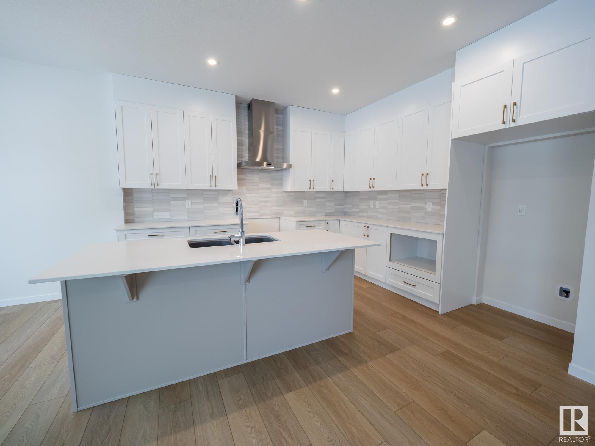      2241 193A ST NW , Edmonton,  ,T6M 3B7 ;  Listing Number: MLS E4415686