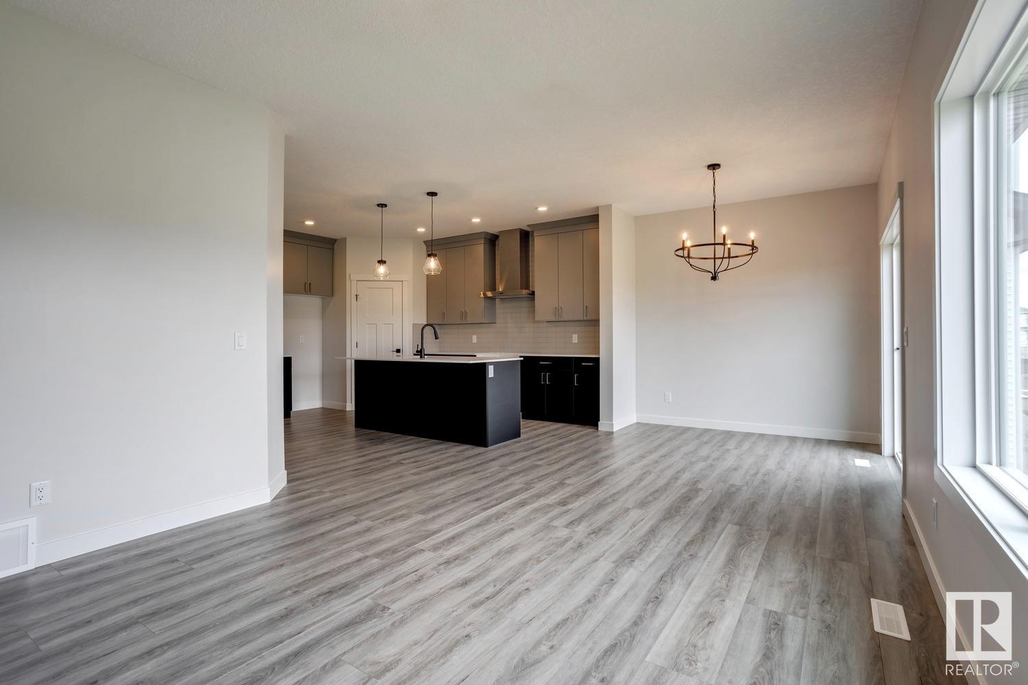      660 Kinglet BV NW , Edmonton,  ,T5S 2B9 ;  Listing Number: MLS E4415714