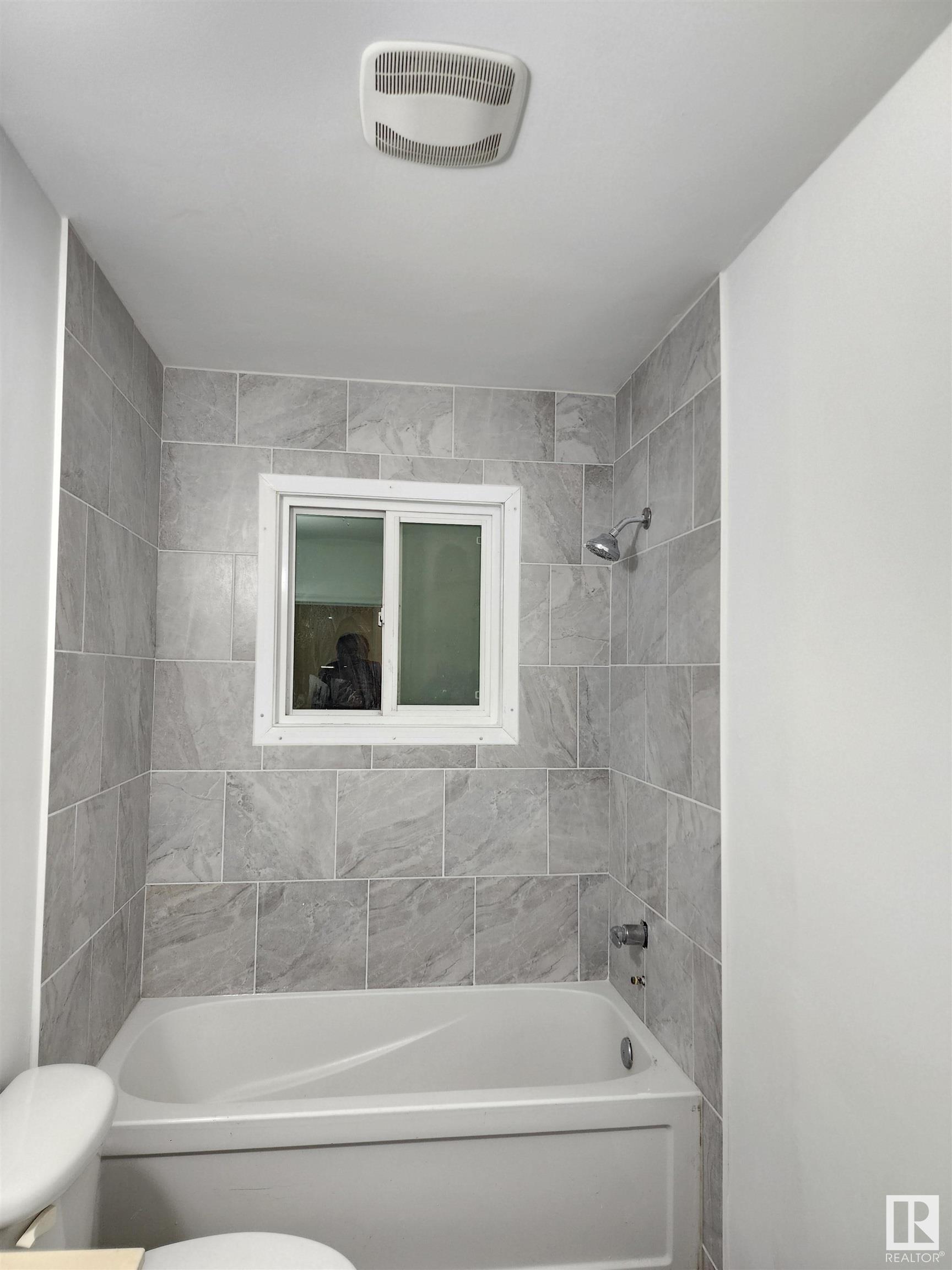      11809/11811 40 ST NW , Edmonton,  ,T5W 2K7 ;  Listing Number: MLS E4415727