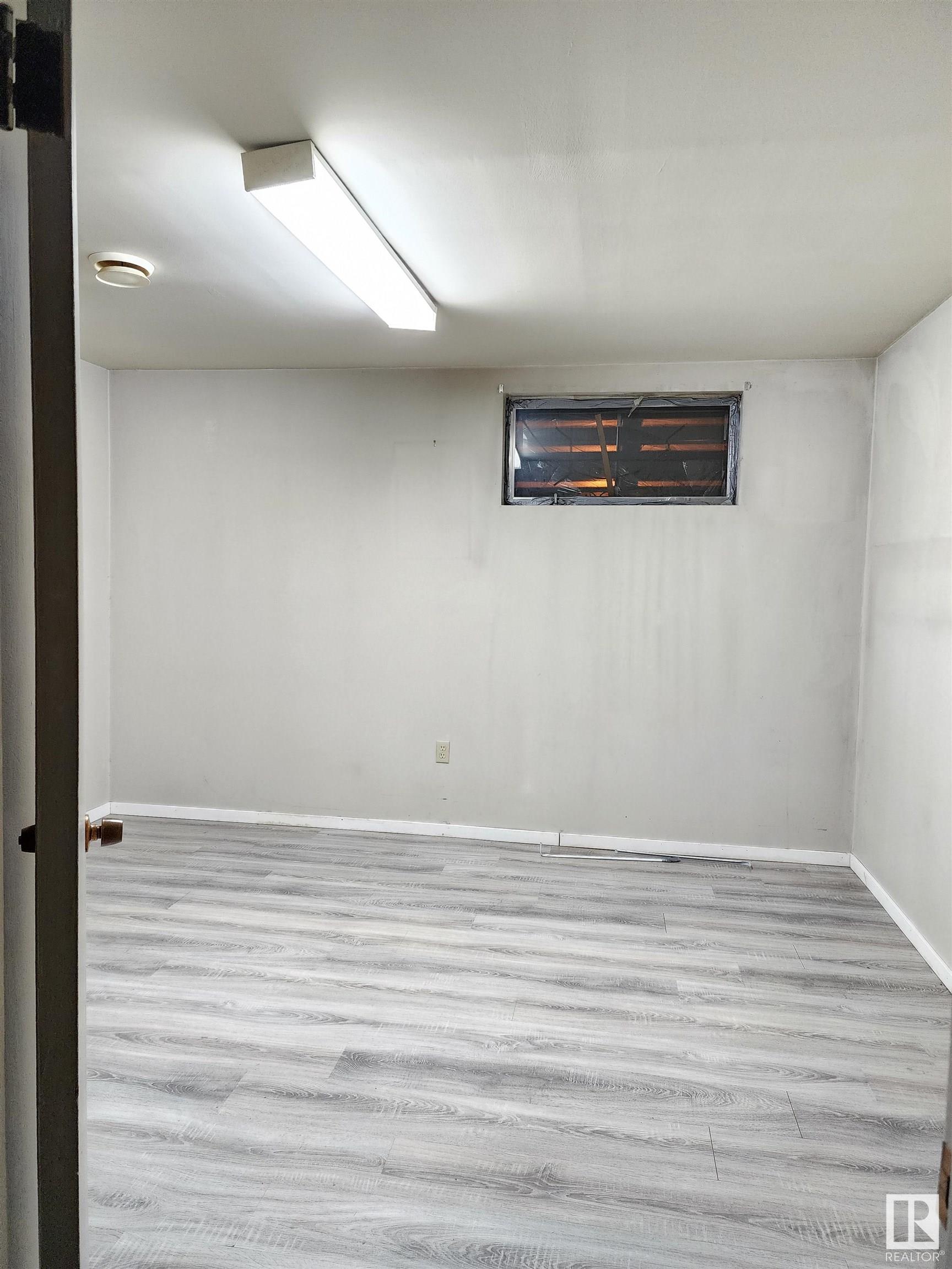      11809/11811 40 ST NW , Edmonton,  ,T5W 2K7 ;  Listing Number: MLS E4415727
