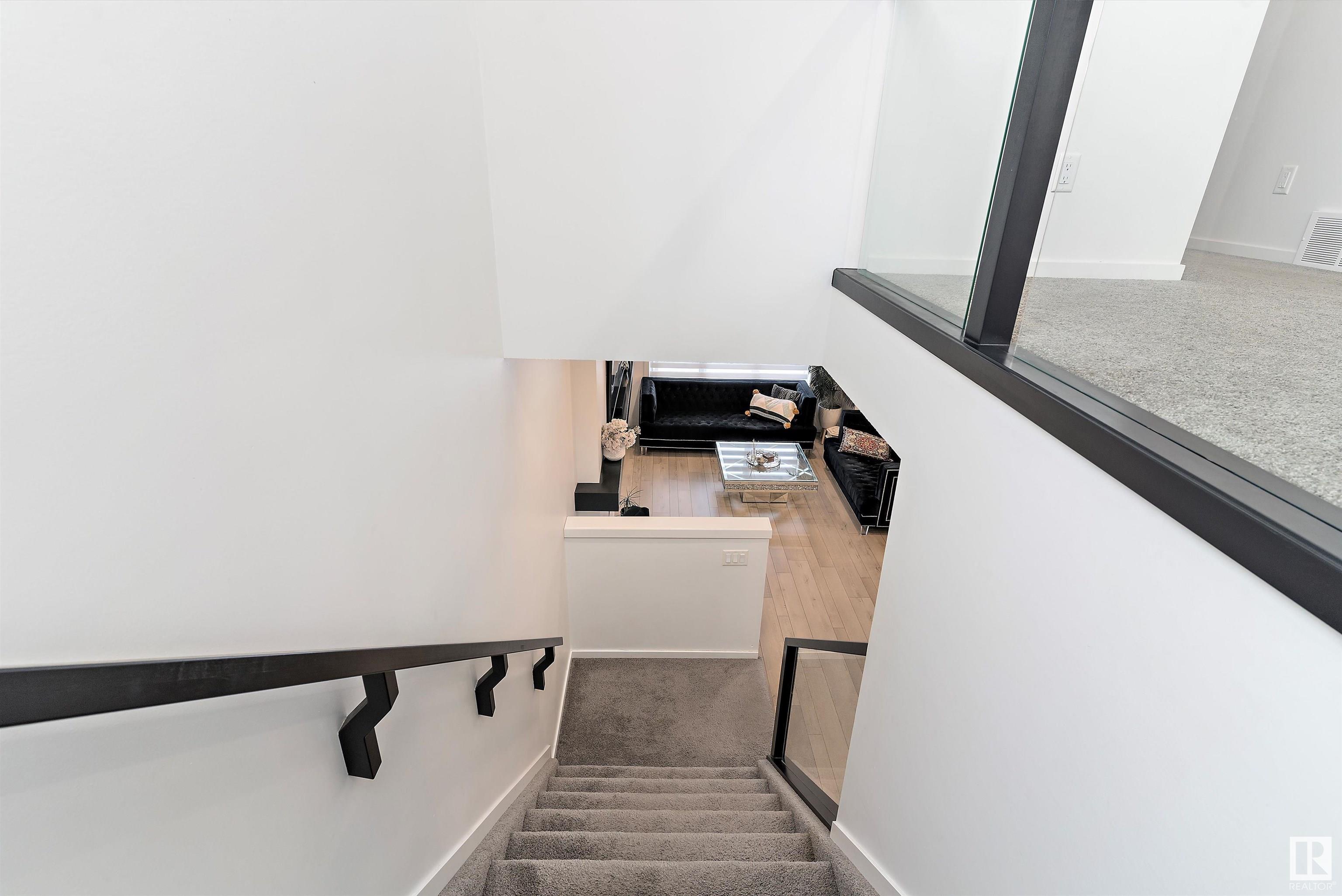      8032 174A AV NW , Edmonton,  ,T5Z 0P6 ;  Listing Number: MLS E4415730