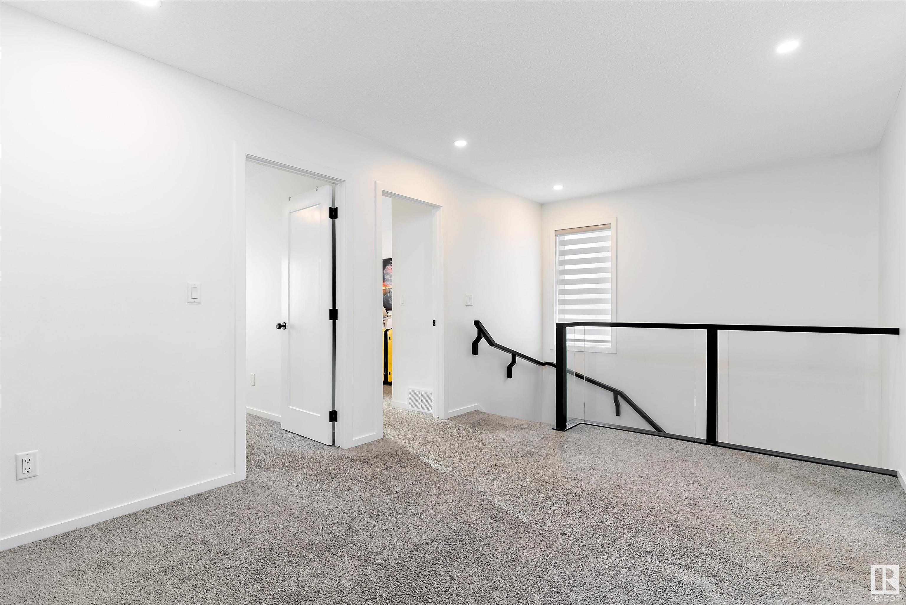     8032 174A AV NW , Edmonton,  ,T5Z 0P6 ;  Listing Number: MLS E4415730