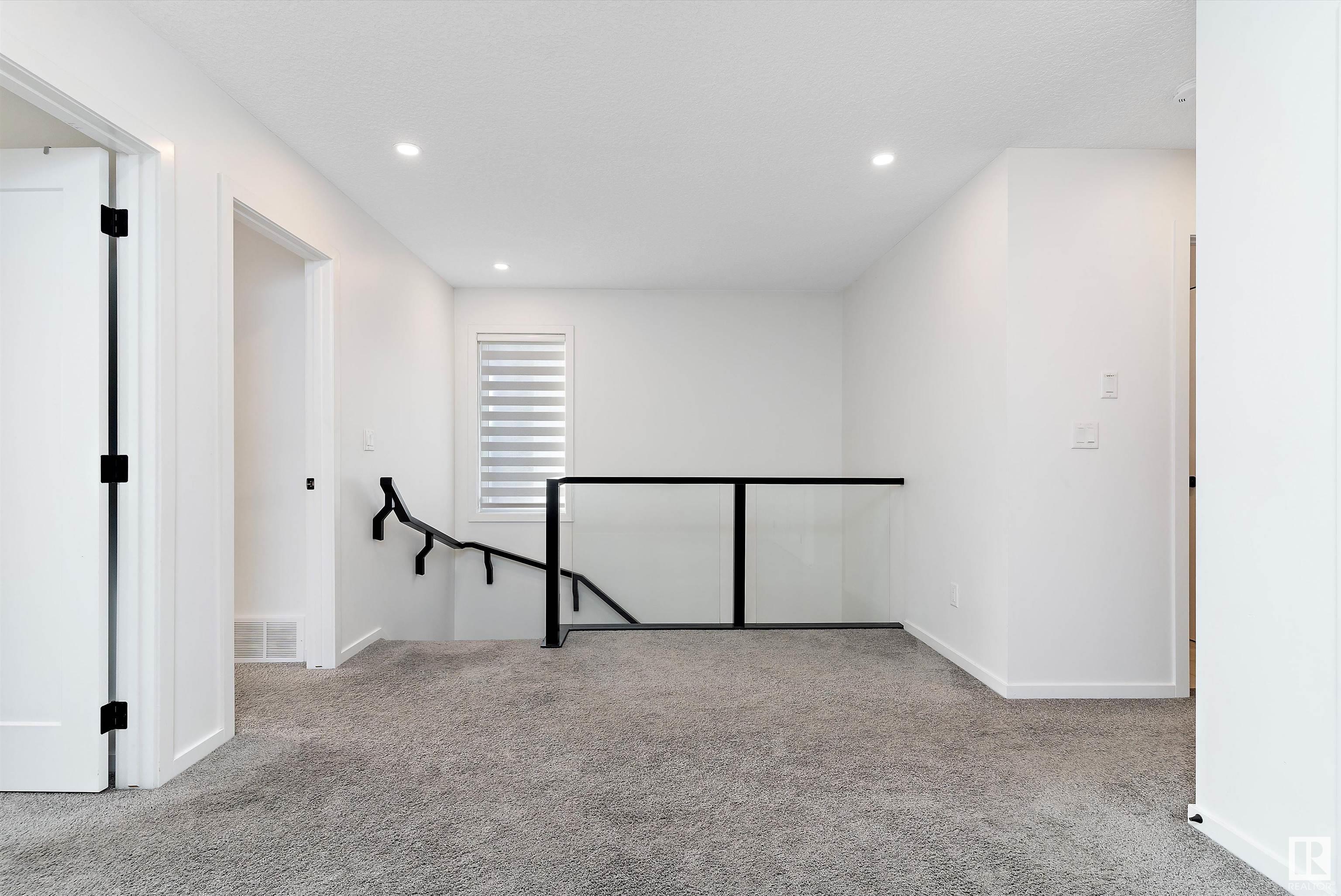     8032 174A AV NW , Edmonton,  ,T5Z 0P6 ;  Listing Number: MLS E4415730