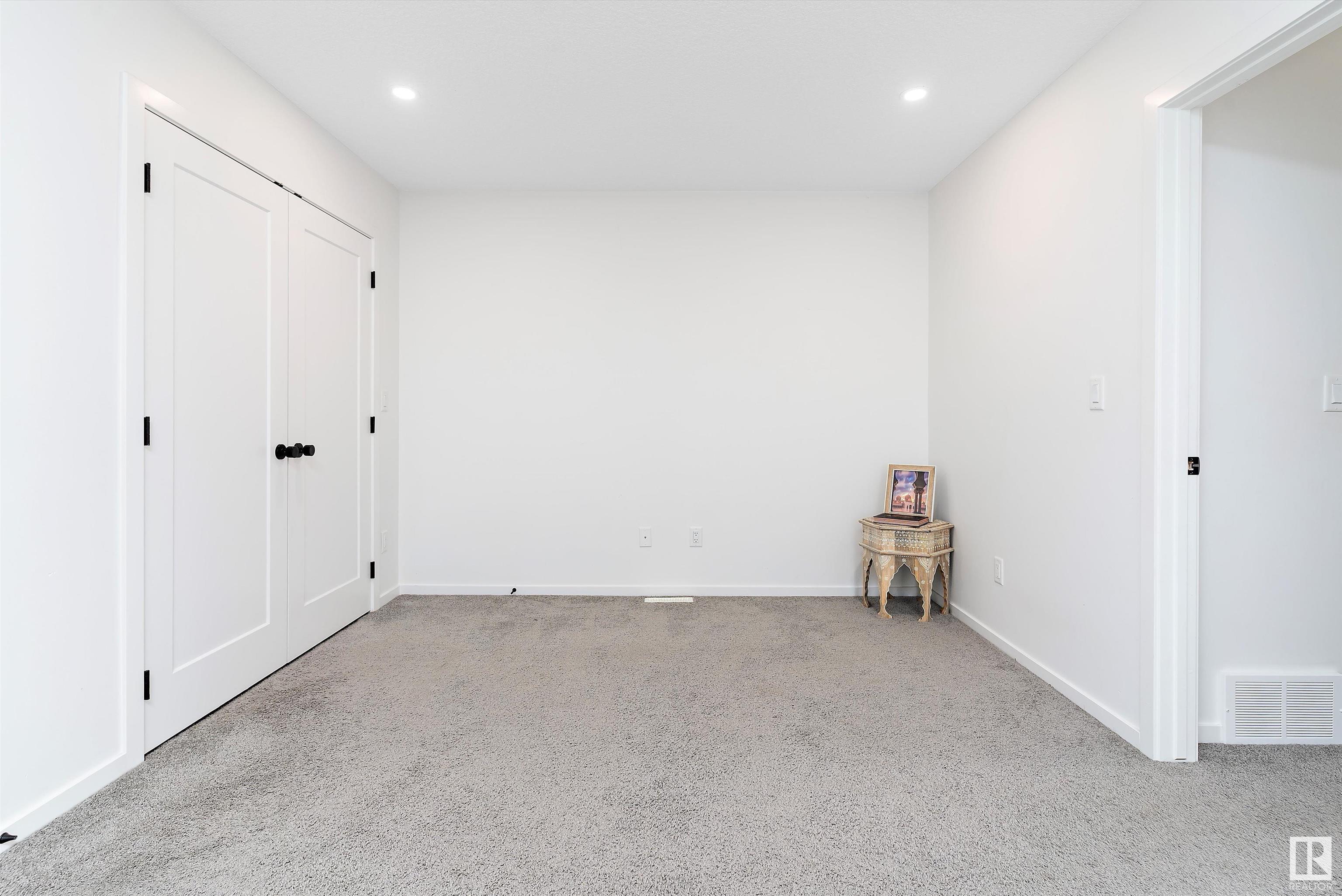      8032 174A AV NW , Edmonton,  ,T5Z 0P6 ;  Listing Number: MLS E4415730