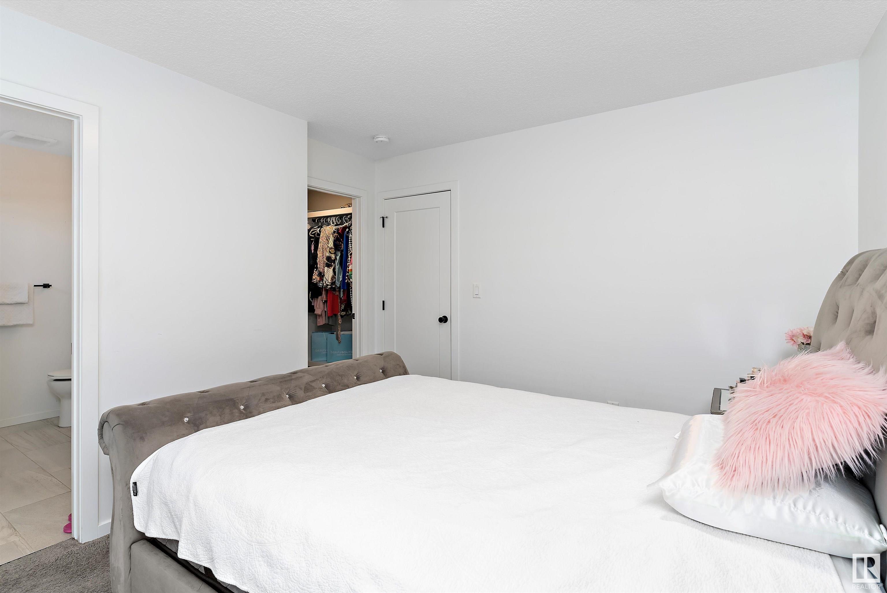      8032 174A AV NW , Edmonton,  ,T5Z 0P6 ;  Listing Number: MLS E4415730