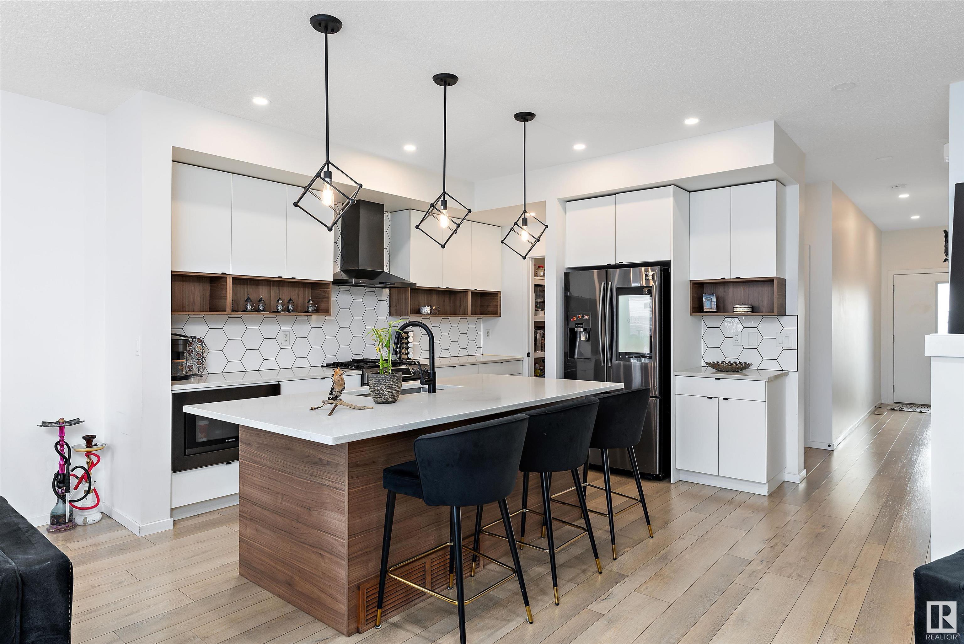      8032 174A AV NW , Edmonton,  ,T5Z 0P6 ;  Listing Number: MLS E4415730