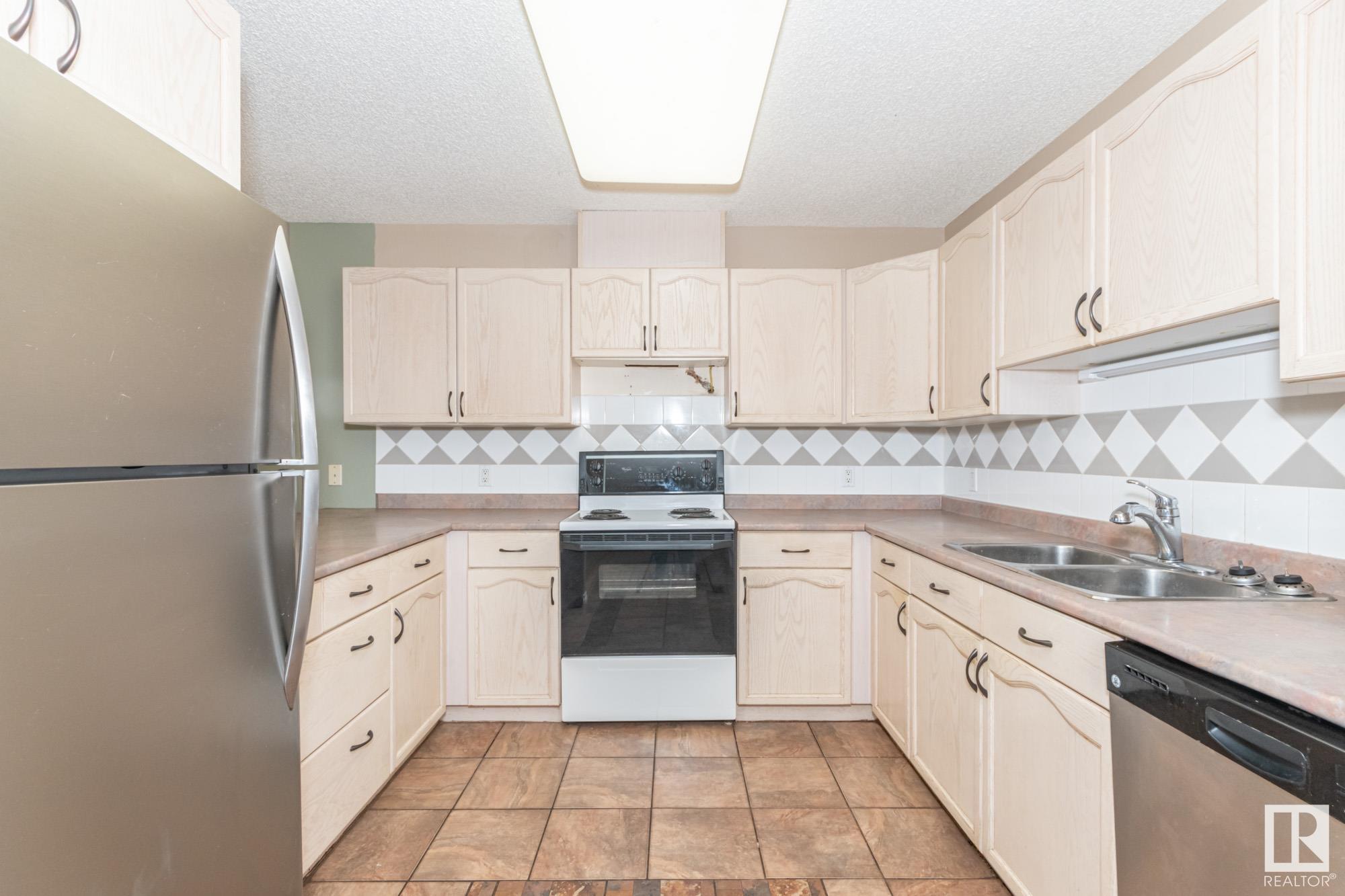     #1 160 KINGSWOOD BV , St. Albert,  ,T8N 6Z2 ;  Listing Number: MLS E4415733