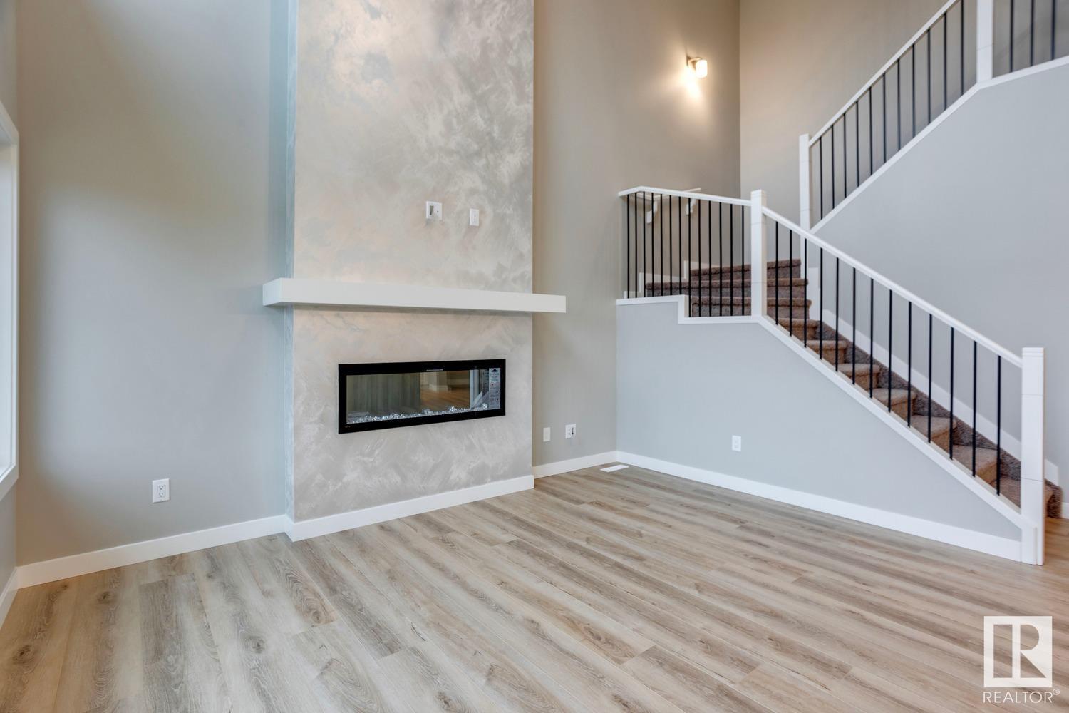     684 KINGLET BV NW , Edmonton,  ,T5S 2B9 ;  Listing Number: MLS E4415749