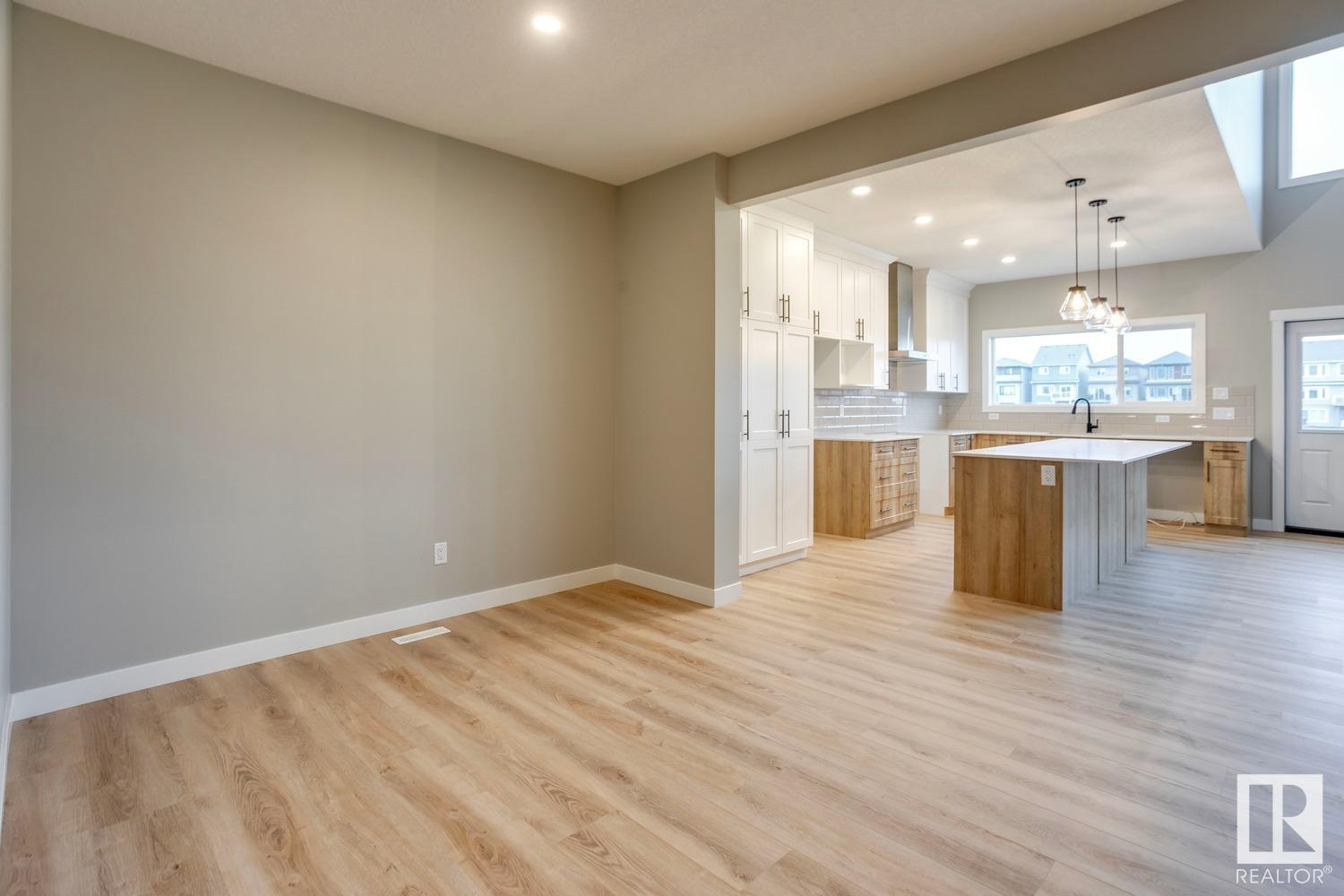      684 KINGLET BV NW , Edmonton,  ,T5S 2B9 ;  Listing Number: MLS E4415749