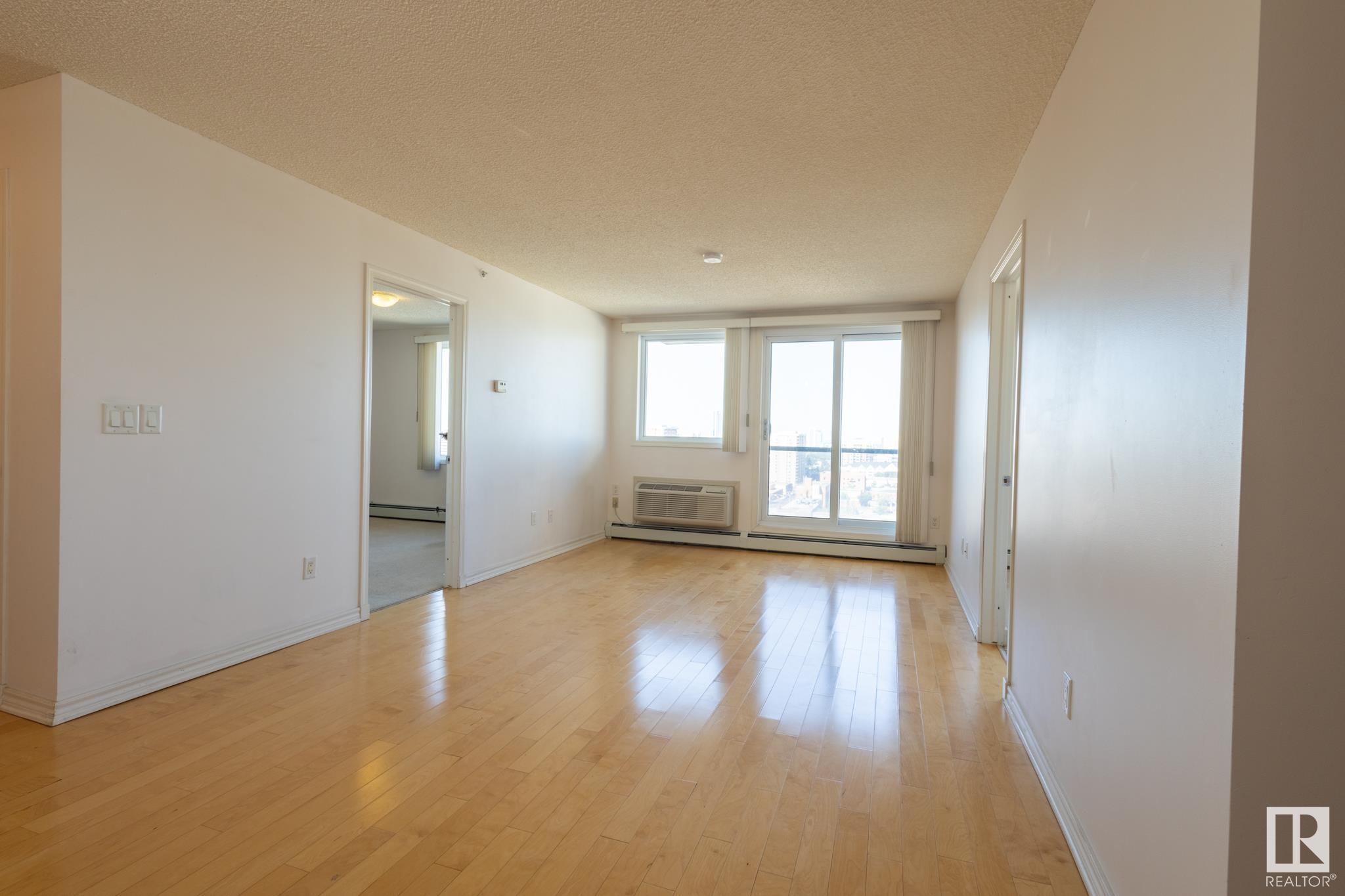      #1501 10303 105 ST NW , Edmonton,  ,T5J 5G3 ;  Listing Number: MLS E4415758