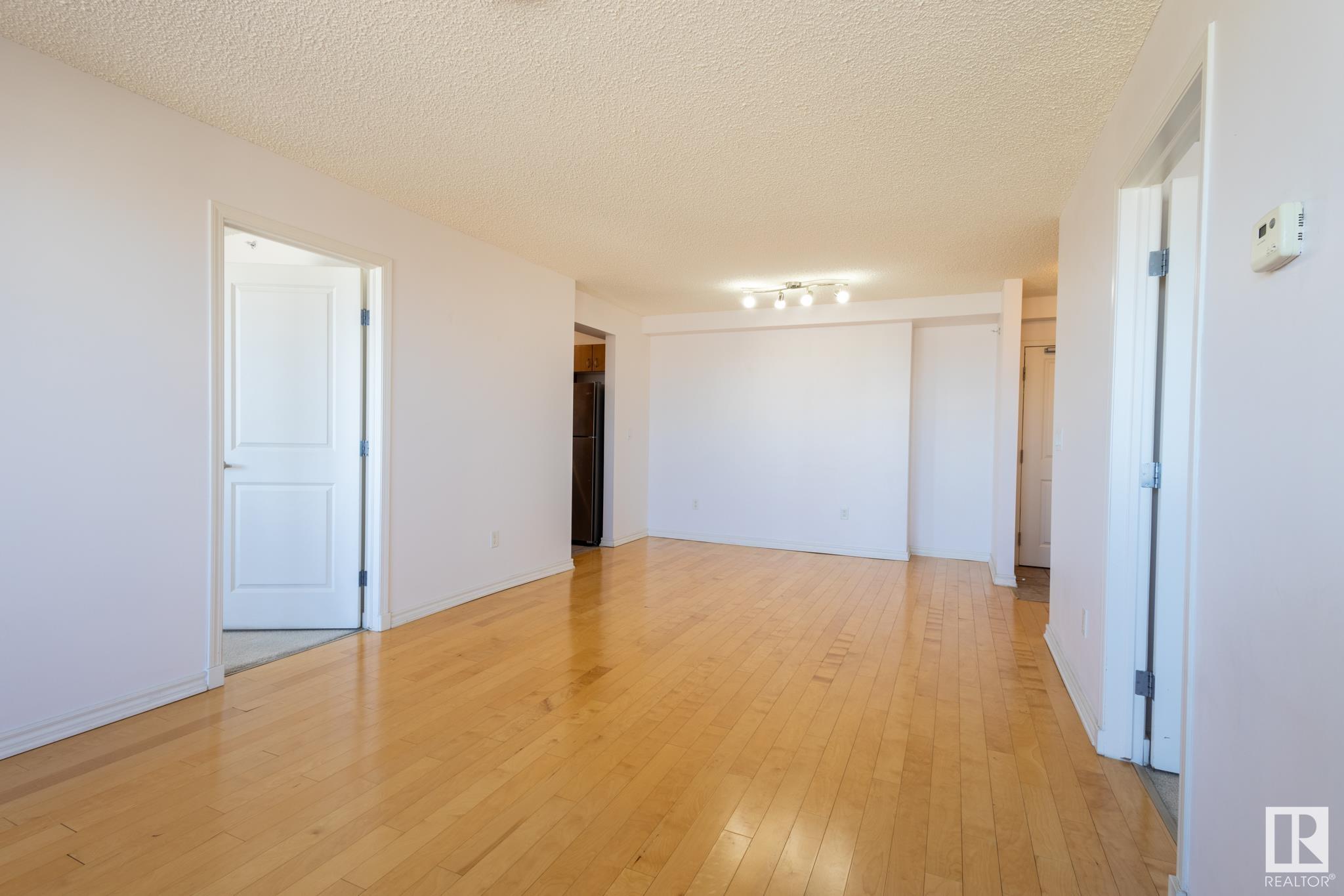      #1501 10303 105 ST NW , Edmonton,  ,T5J 5G3 ;  Listing Number: MLS E4415758