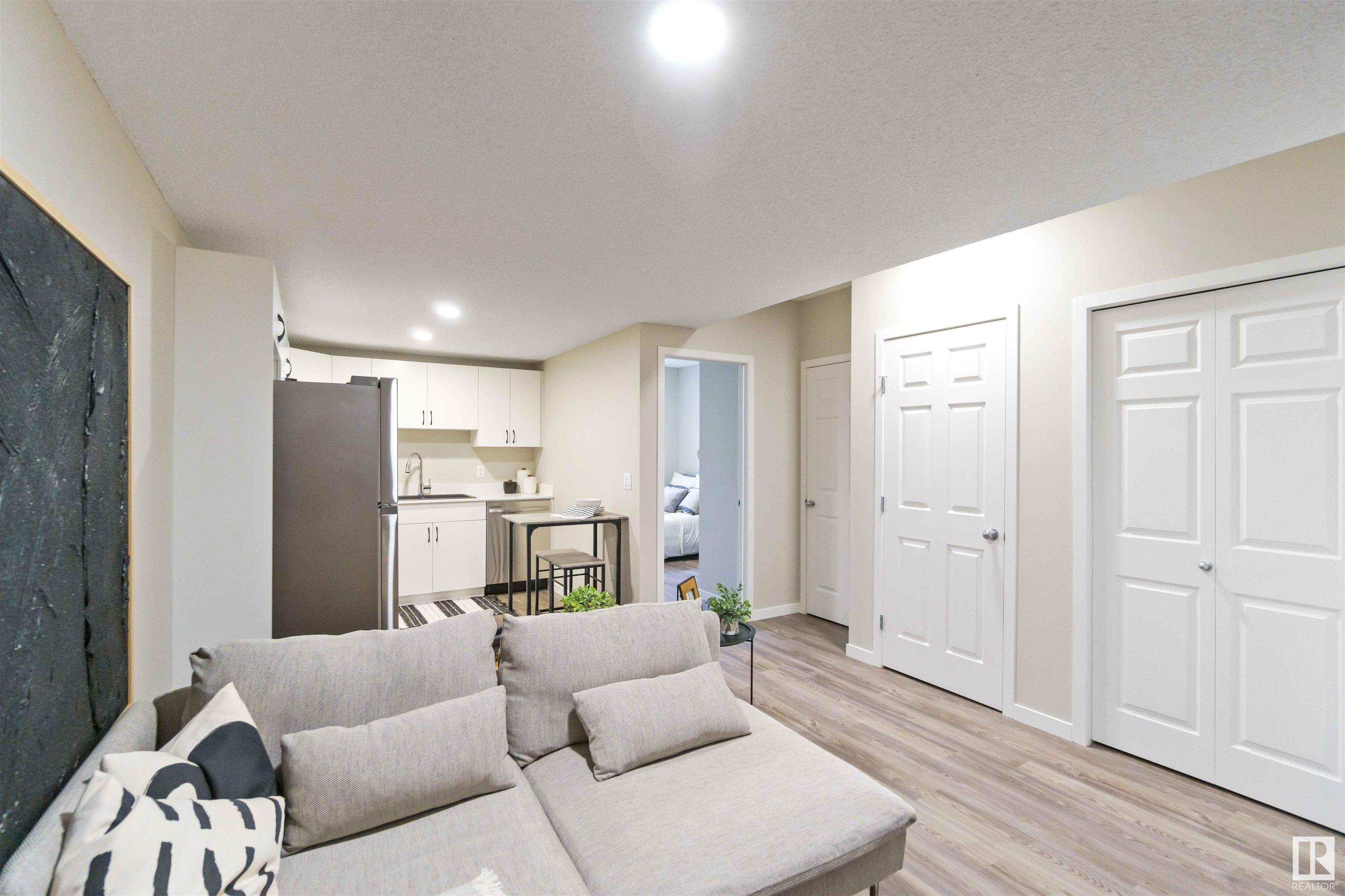      17736 63 ST NW , Edmonton,  ,T5Y 3N9 ;  Listing Number: MLS E4415769