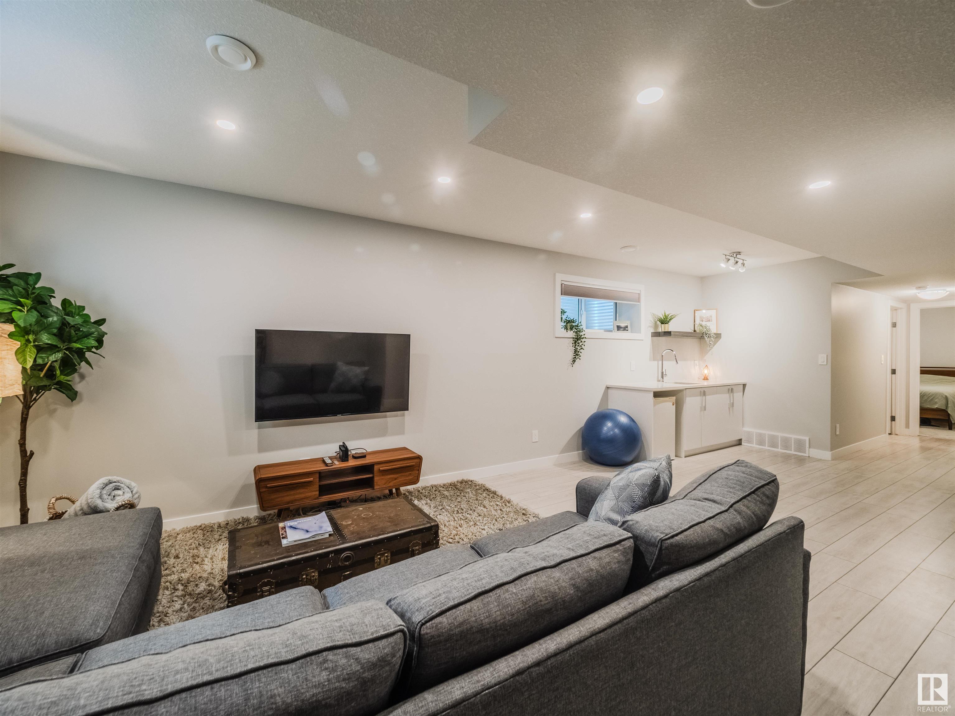      10530 80 ST NW , Edmonton,  ,T6A 3J7 ;  Listing Number: MLS E4415784