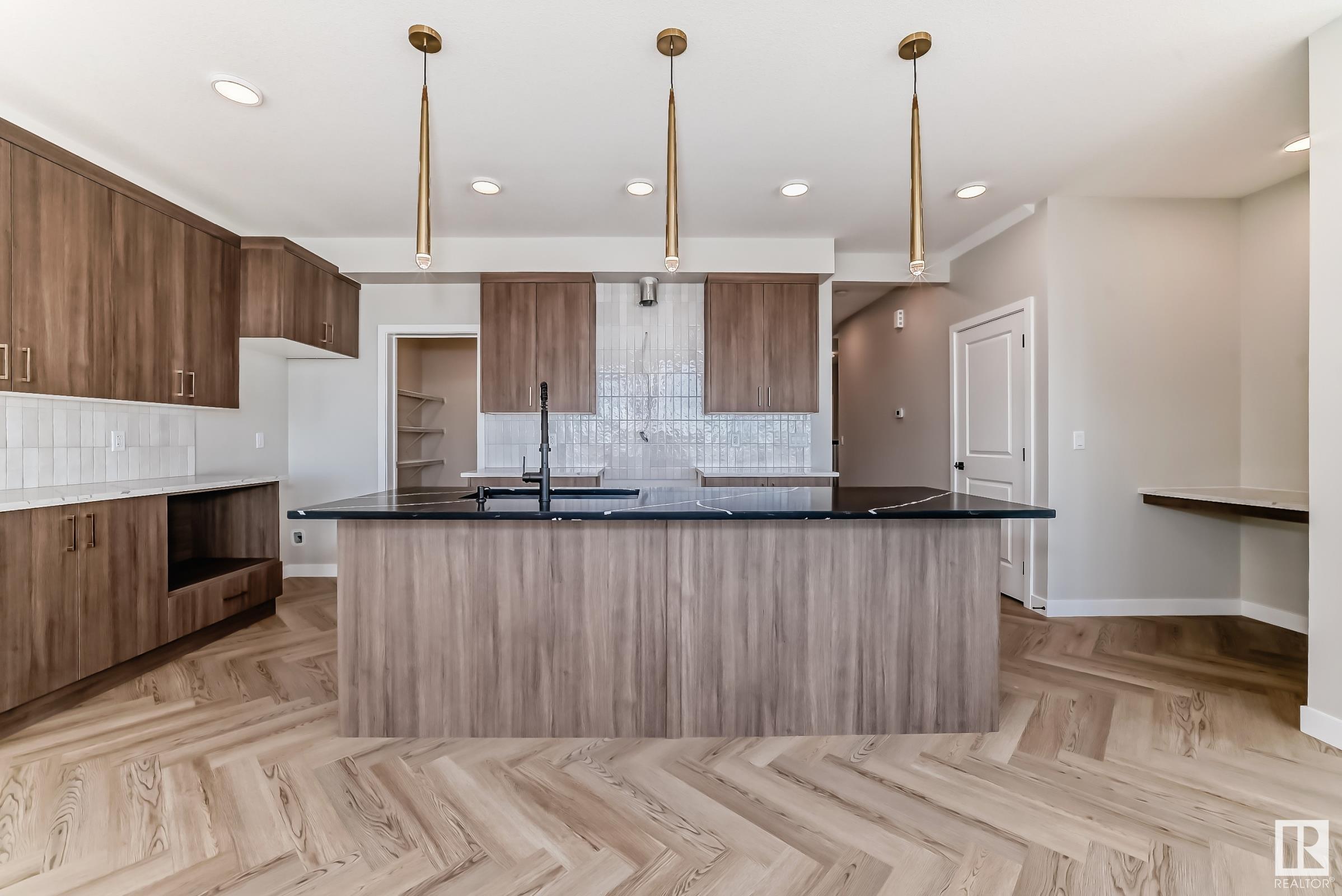      3327 169 ST SW , Edmonton,  ,T6W 5M3 ;  Listing Number: MLS E4415794