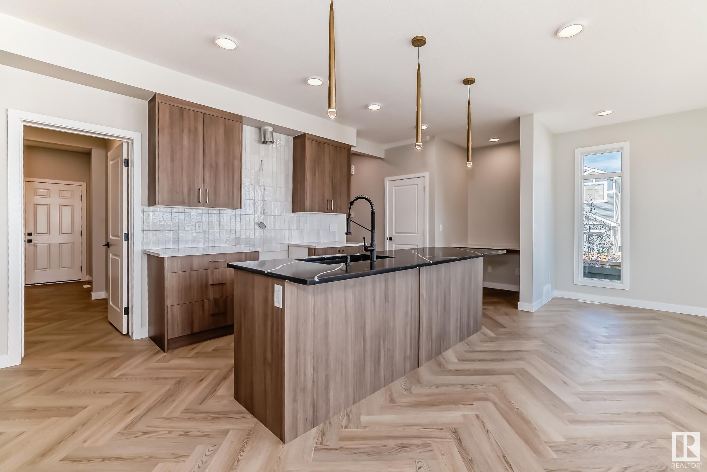      3327 169 ST SW , Edmonton,  ,T6W 5M3 ;  Listing Number: MLS E4415794