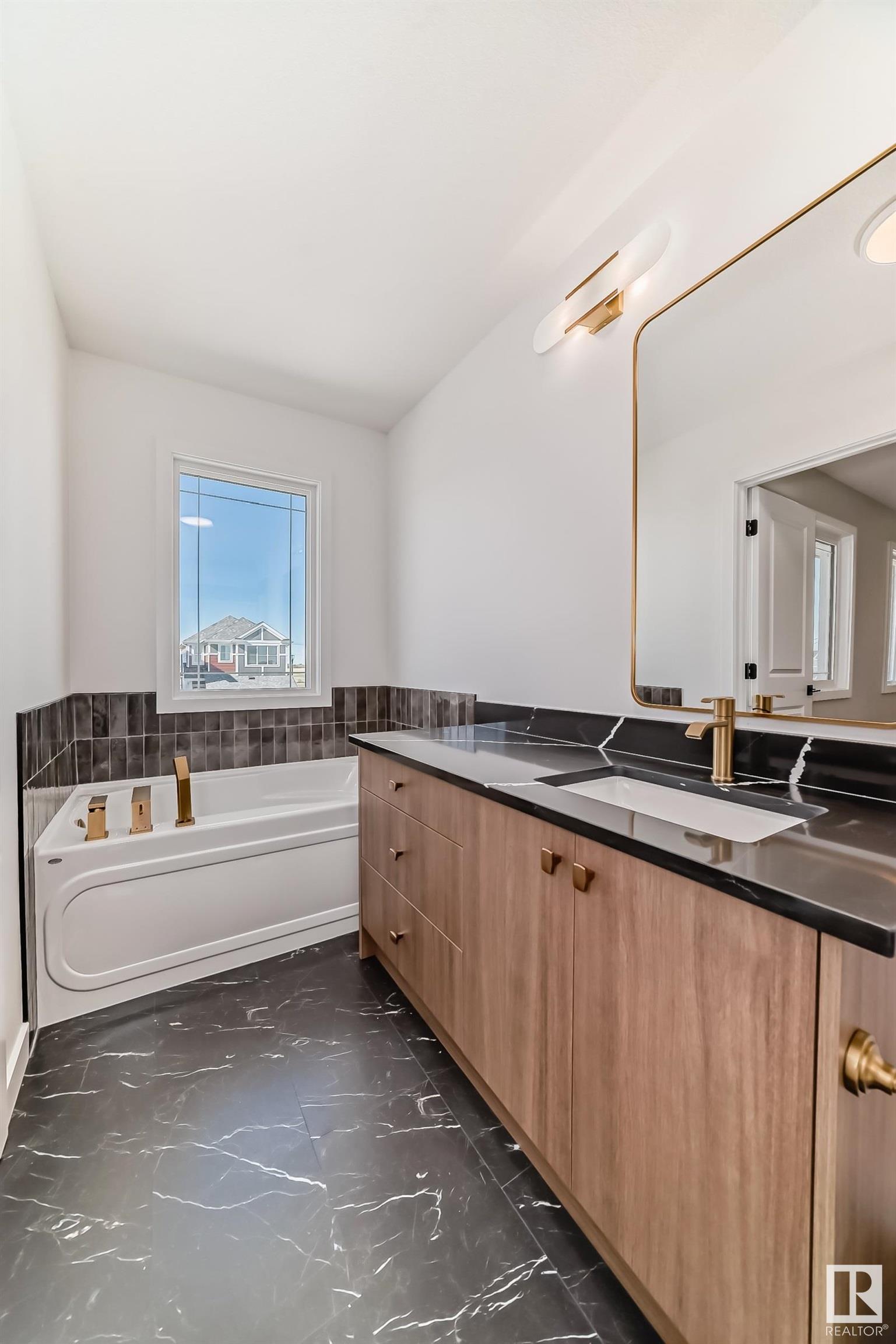      3327 169 ST SW , Edmonton,  ,T6W 5M3 ;  Listing Number: MLS E4415794
