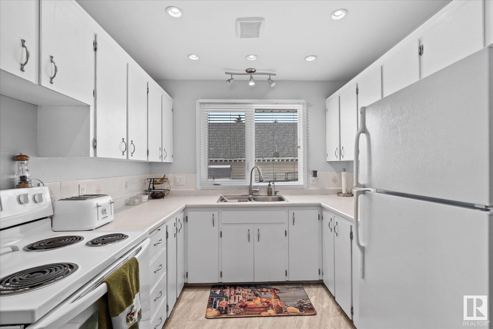     10712 159 ST NW , Edmonton,  ,T5P 3B4 ;  Listing Number: MLS E4415817