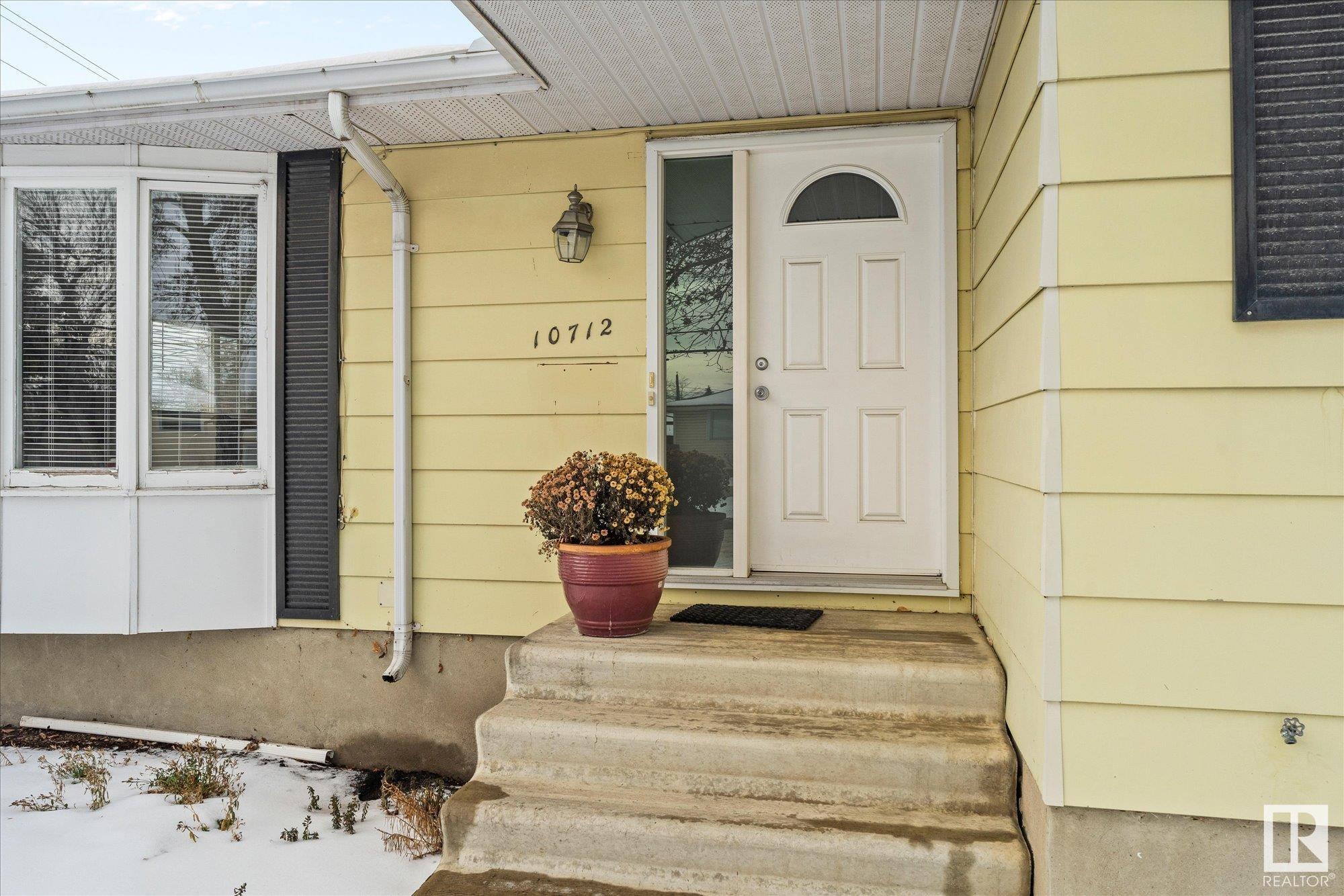      10712 159 ST NW , Edmonton,  ,T5P 3B4 ;  Listing Number: MLS E4415817
