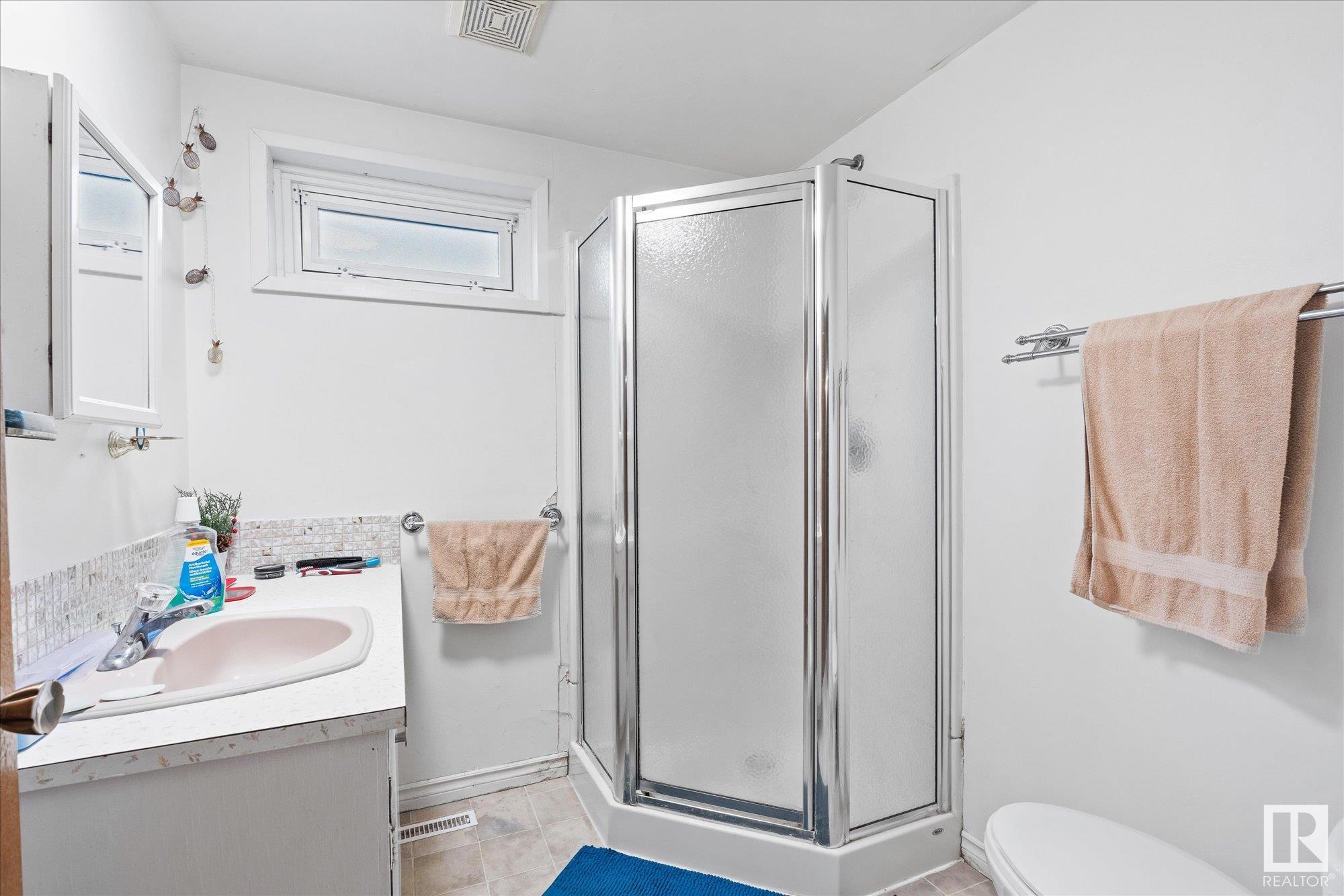      10712 159 ST NW , Edmonton,  ,T5P 3B4 ;  Listing Number: MLS E4415817
