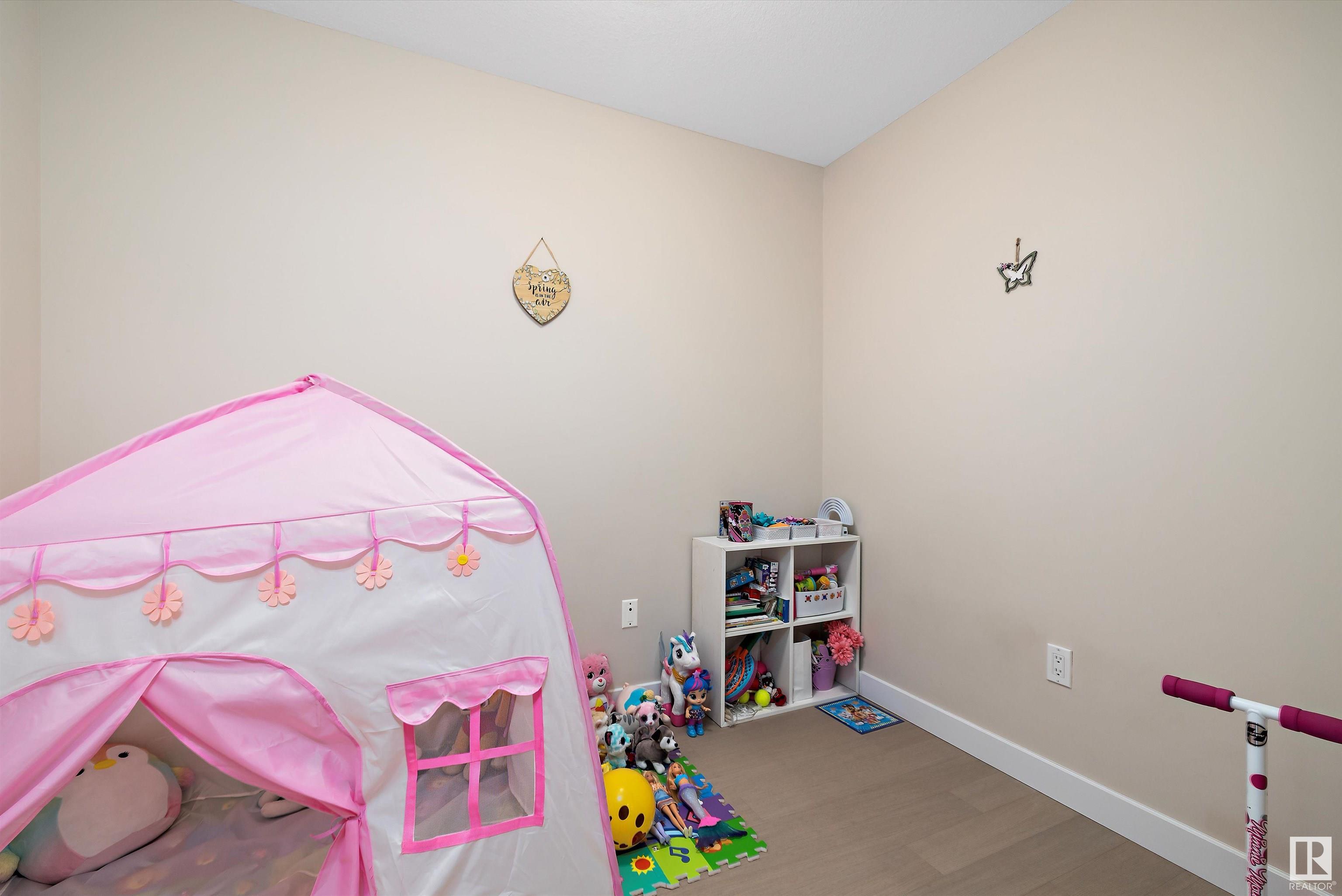      #302 10140 150 ST NW , Edmonton,  ,T5P 1P1 ;  Listing Number: MLS E4415820