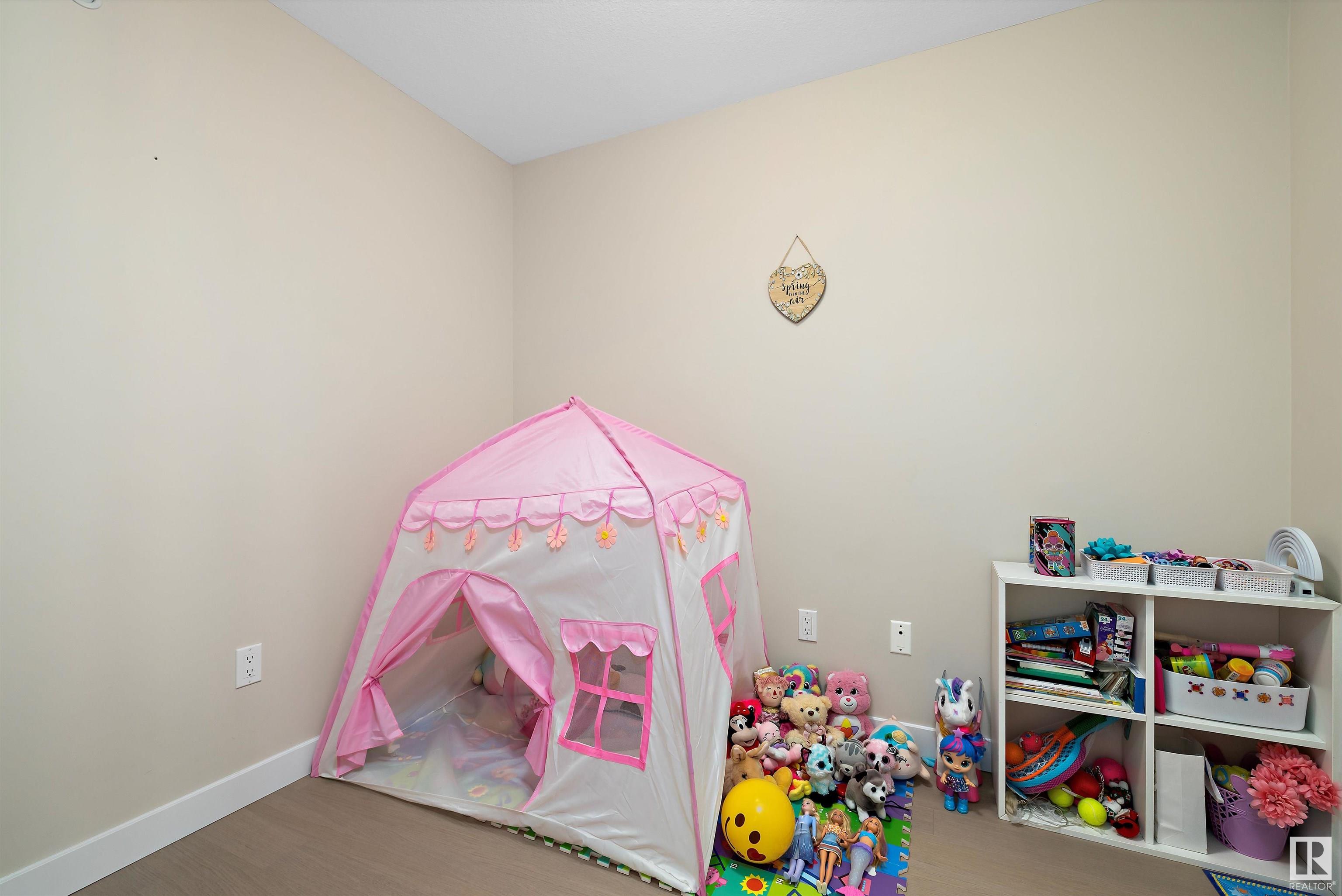      #302 10140 150 ST NW , Edmonton,  ,T5P 1P1 ;  Listing Number: MLS E4415820