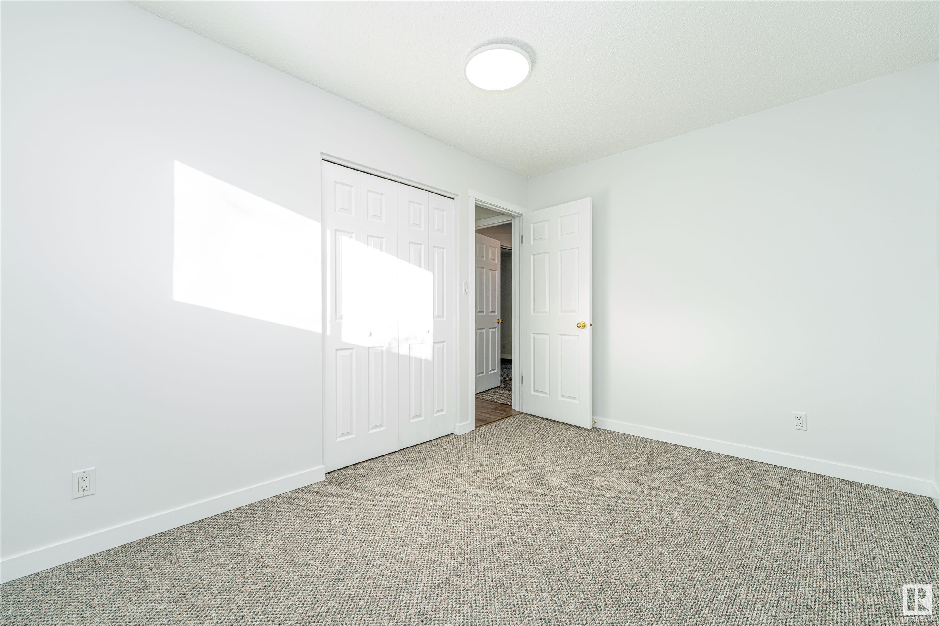      5611 40 AV NW , Edmonton,  ,T6L 1B1 ;  Listing Number: MLS E4415826