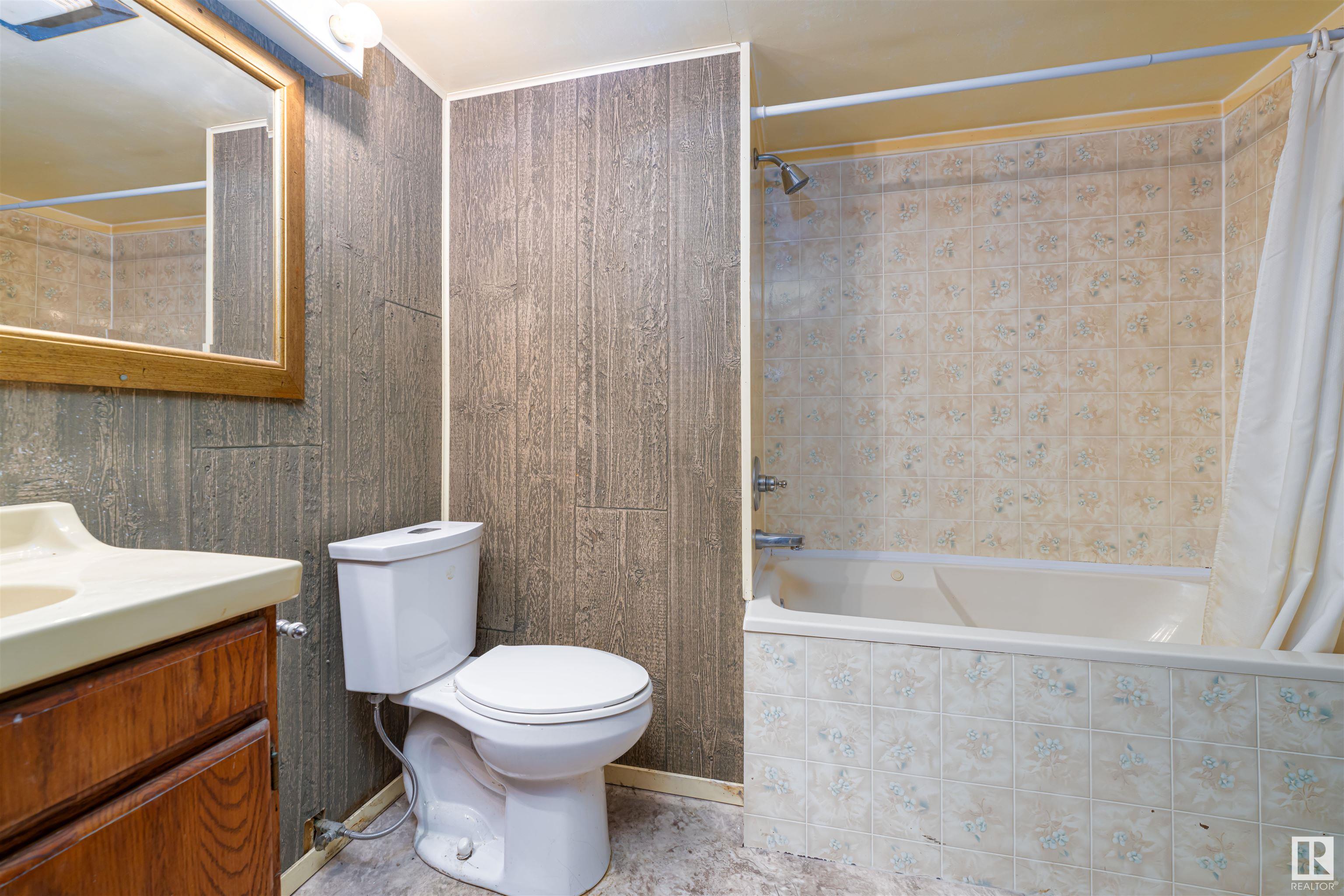      5611 40 AV NW , Edmonton,  ,T6L 1B1 ;  Listing Number: MLS E4415826