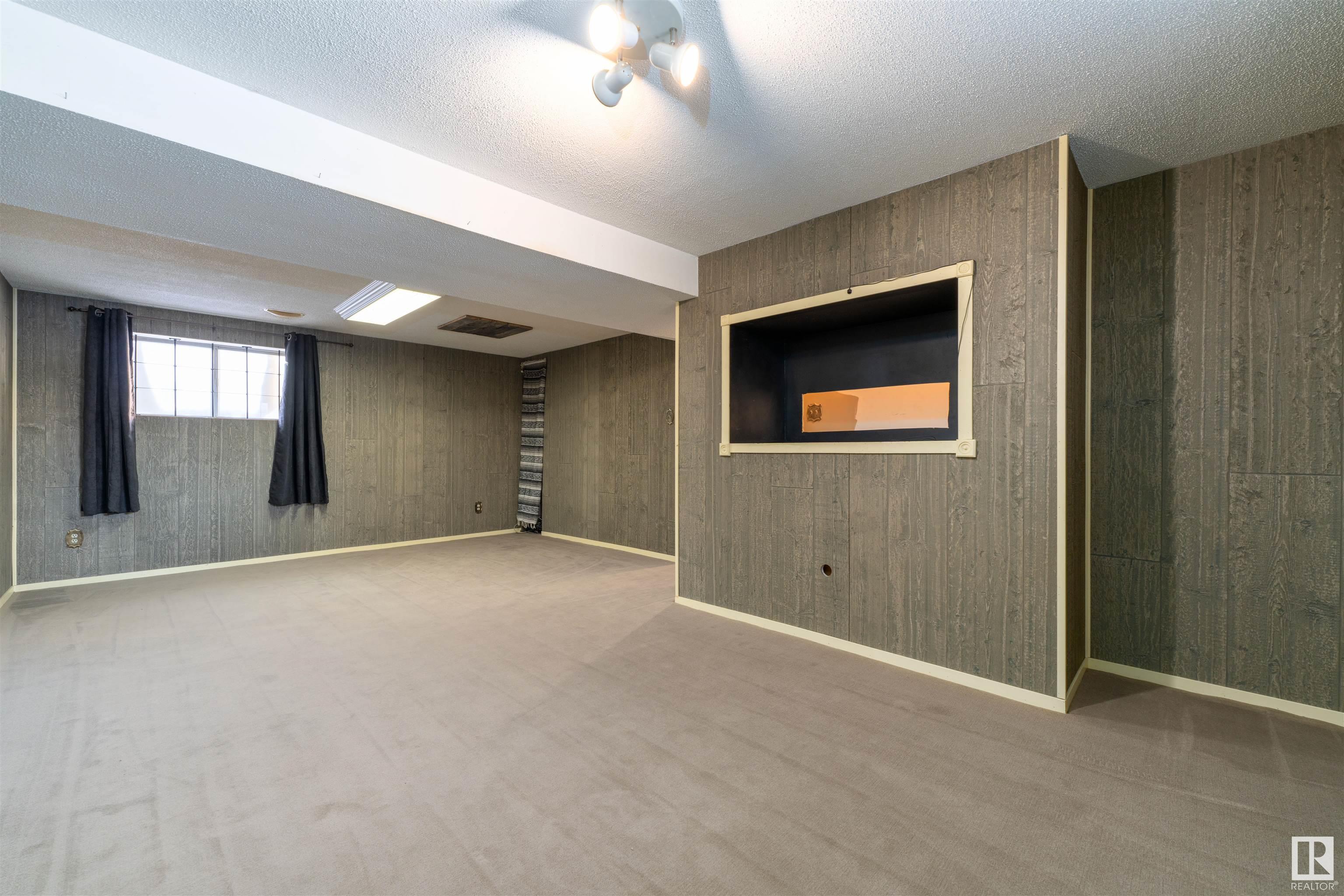      5611 40 AV NW , Edmonton,  ,T6L 1B1 ;  Listing Number: MLS E4415826