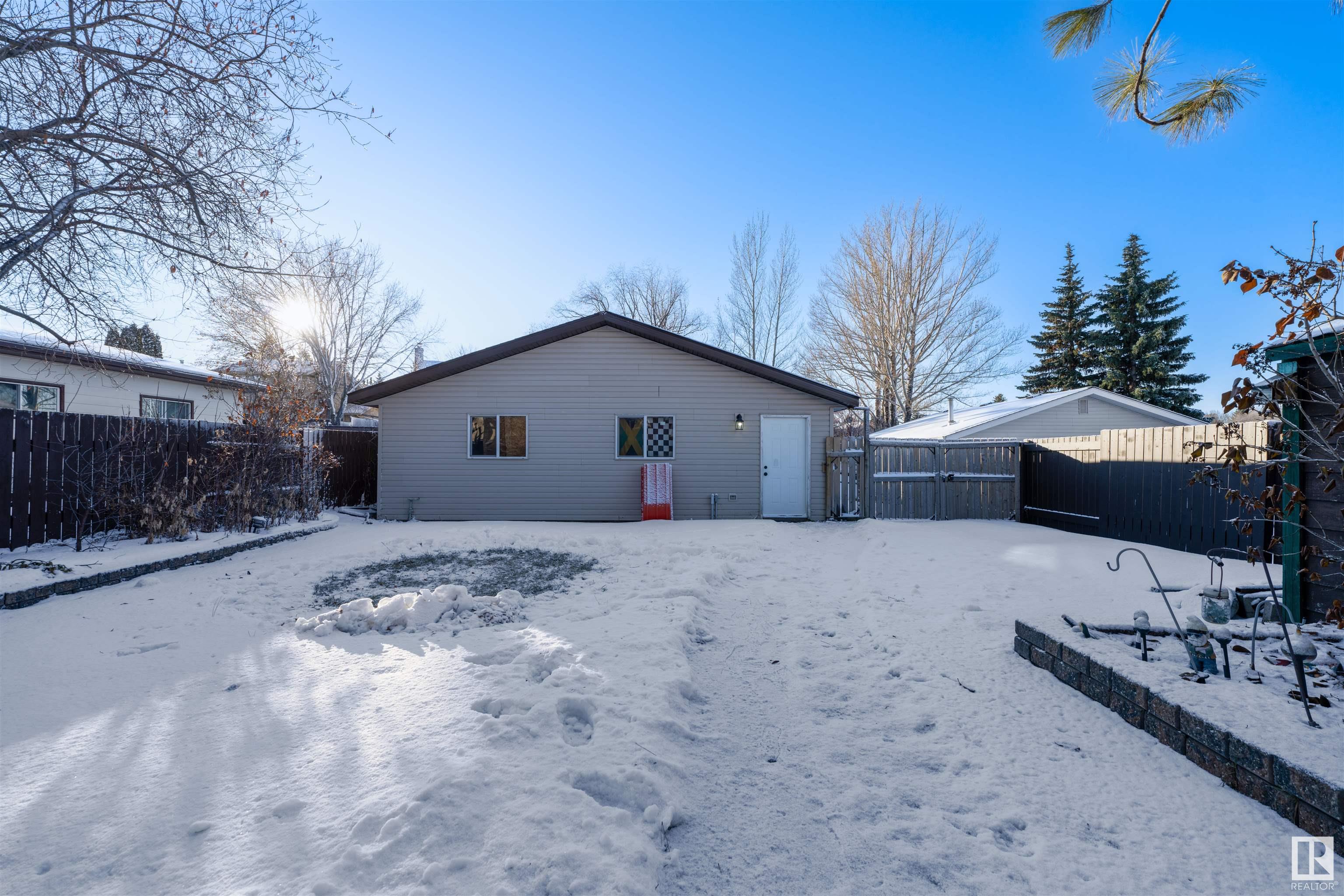      5611 40 AV NW , Edmonton,  ,T6L 1B1 ;  Listing Number: MLS E4415826