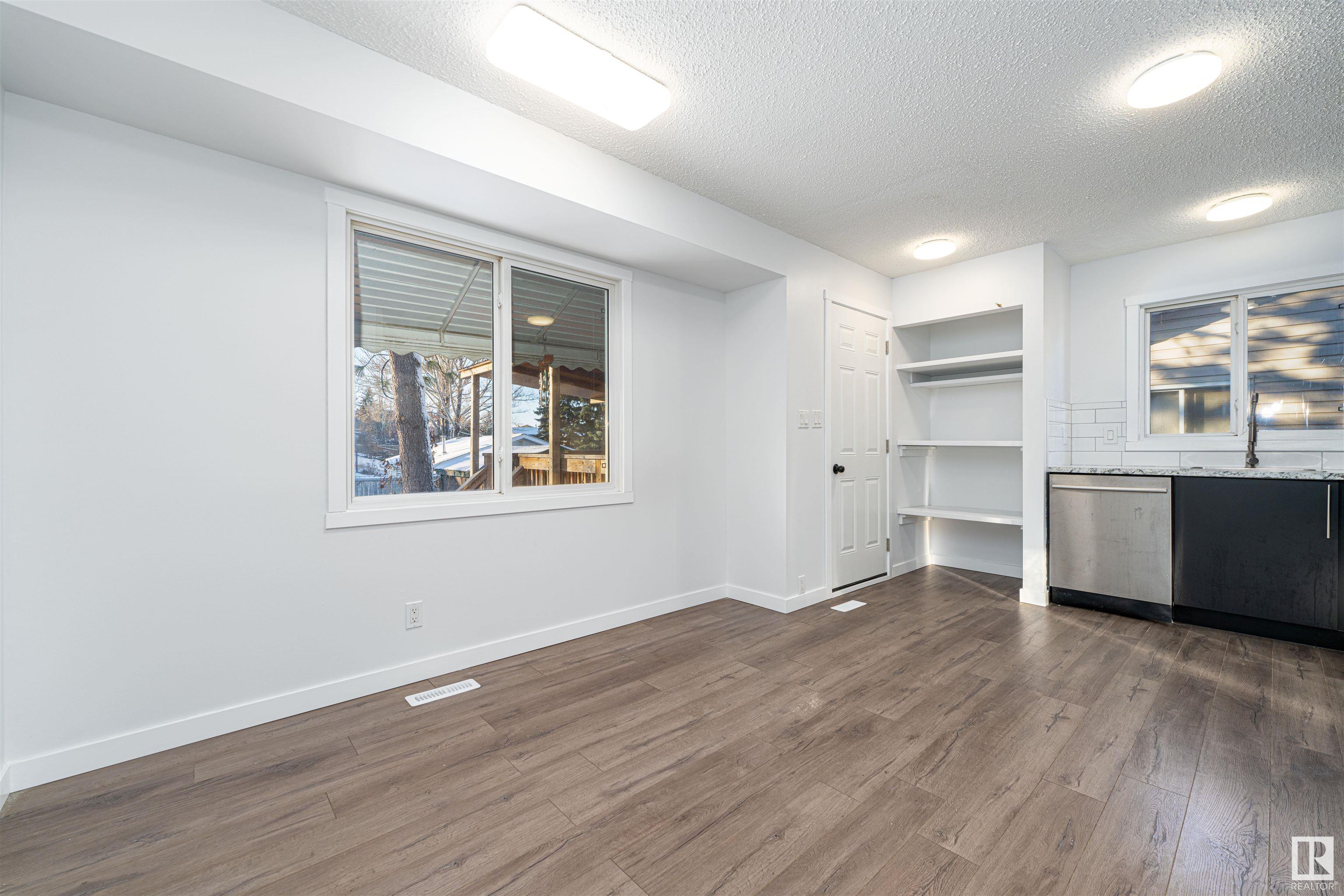      5611 40 AV NW , Edmonton,  ,T6L 1B1 ;  Listing Number: MLS E4415826