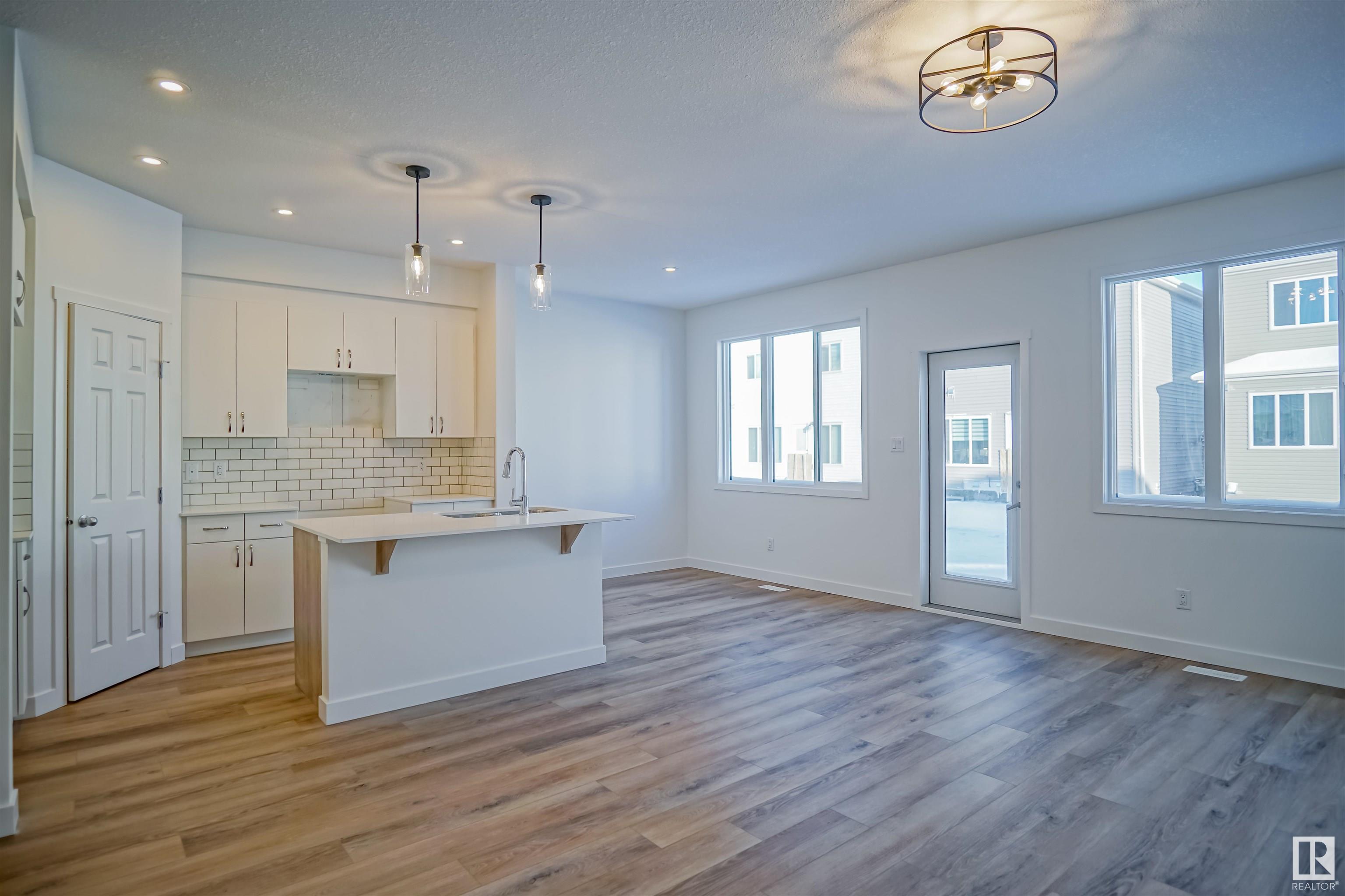      1235 14 AV NW , Edmonton,  ,T6T 2N5 ;  Listing Number: MLS E4415837