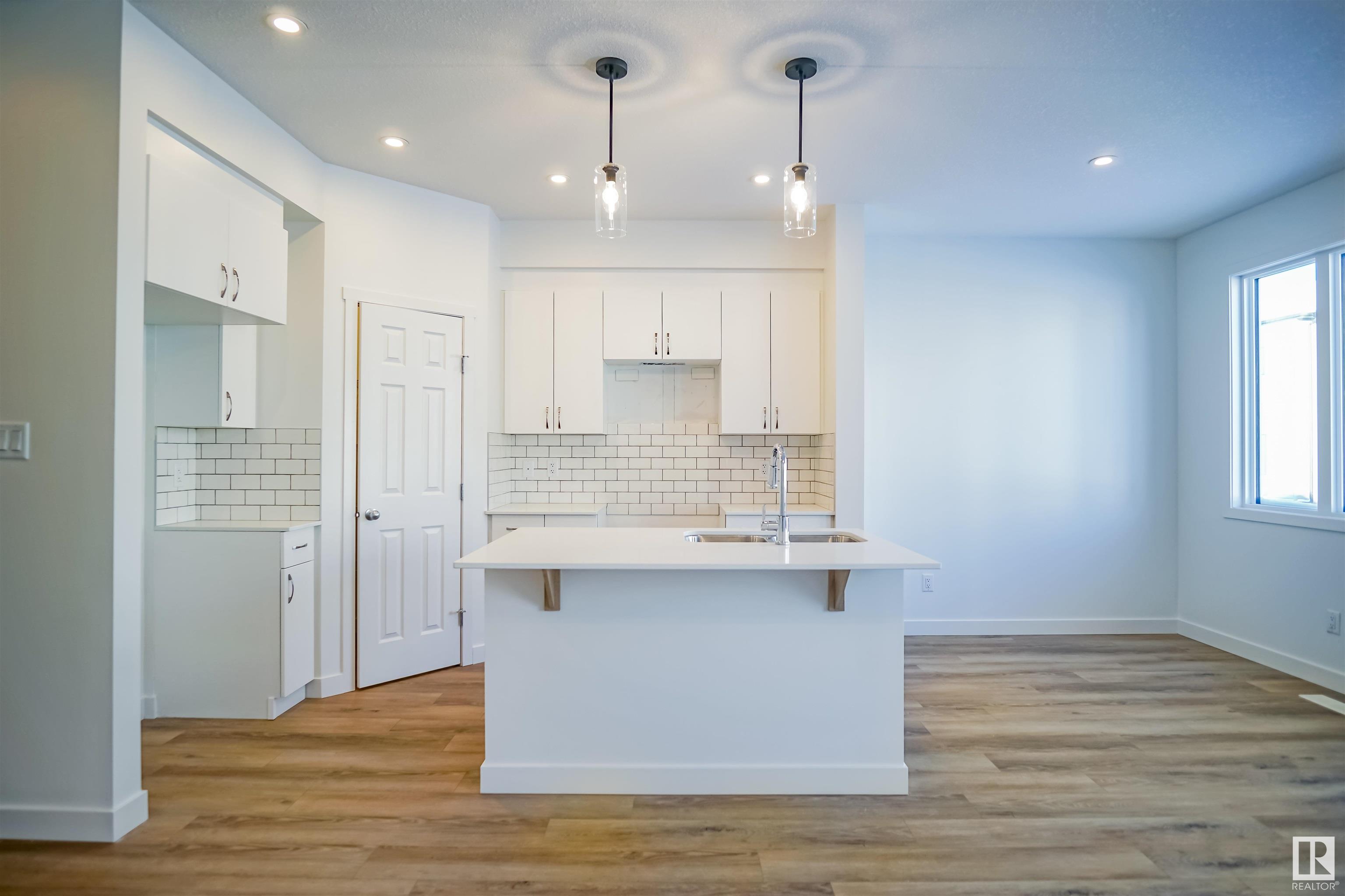      1235 14 AV NW , Edmonton,  ,T6T 2N5 ;  Listing Number: MLS E4415837