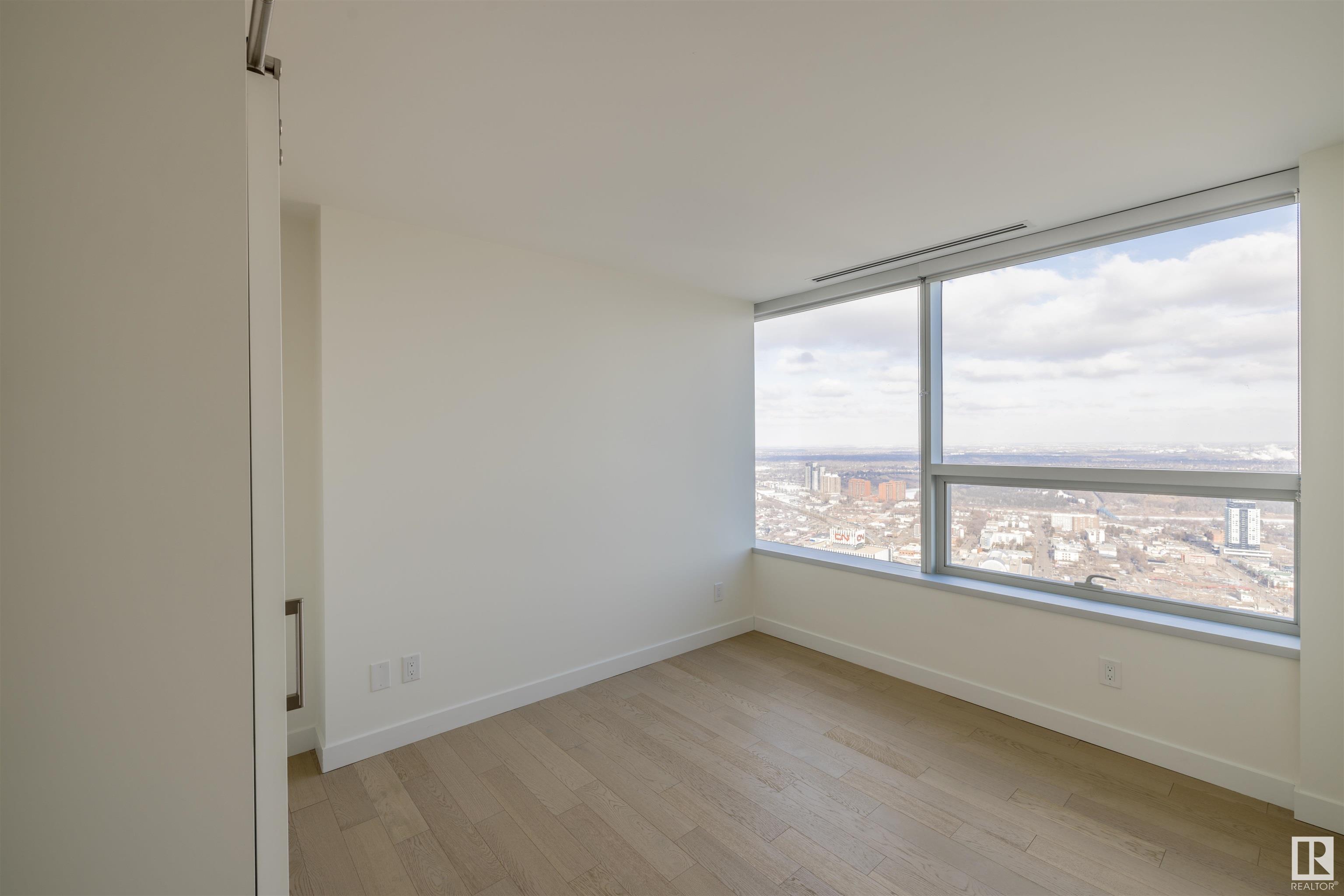     #4304 10310 102 ST NW , Edmonton,  ,T5J 4X1 ;  Listing Number: MLS E4415859