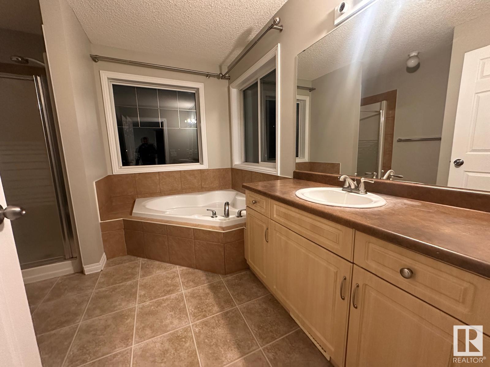      417 86 ST SW , Edmonton,  ,T6X 1G3 ;  Listing Number: MLS E4415879
