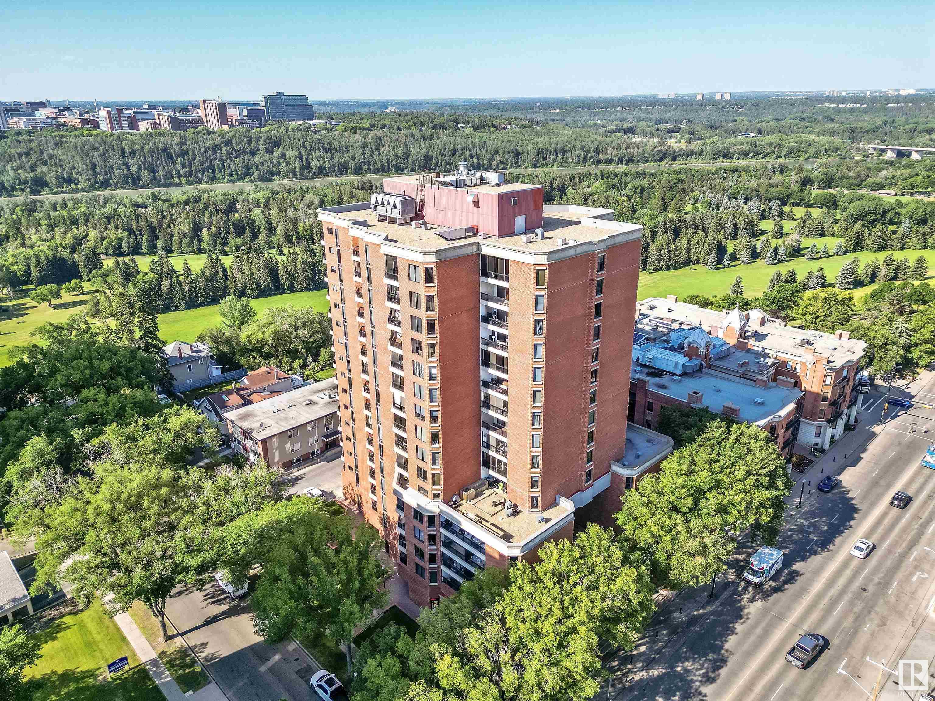      #001 11503 100 AV NW , Edmonton,  ,T5K 2K7 ;  Listing Number: MLS E4415892