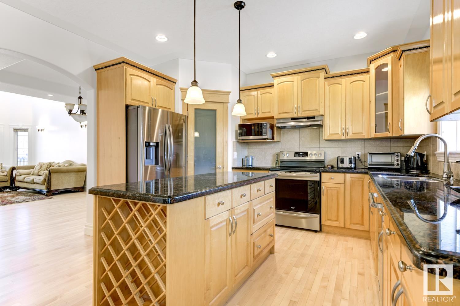      3020 MACNEIL WY NW , Edmonton,  ,T6R 3V1 ;  Listing Number: MLS E4415899