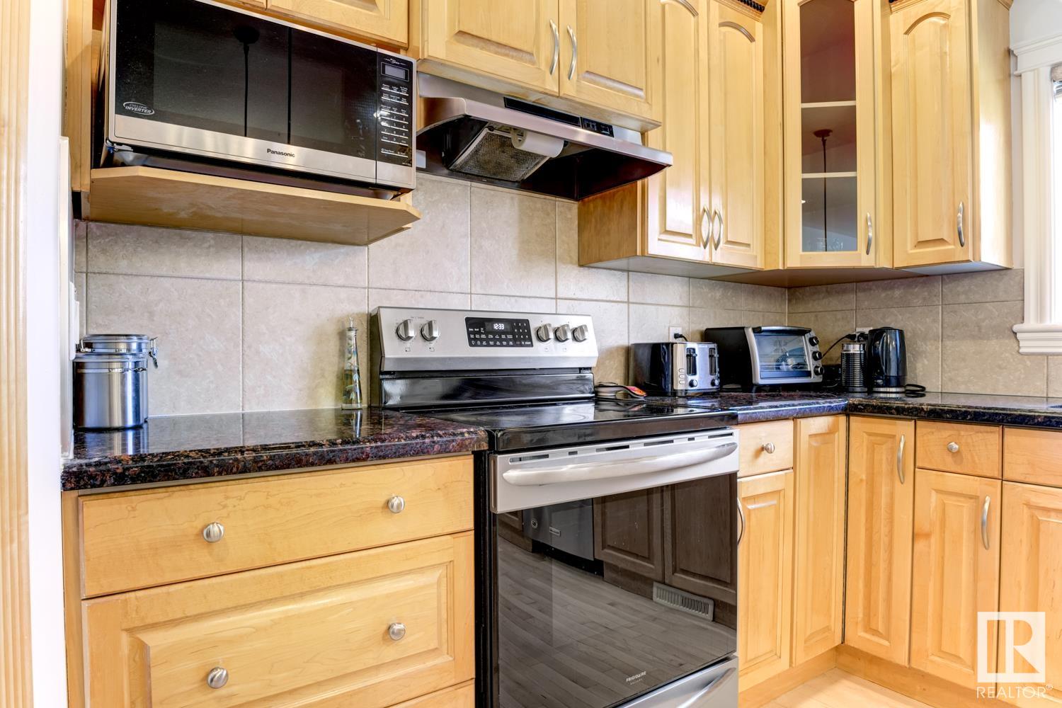      3020 MACNEIL WY NW , Edmonton,  ,T6R 3V1 ;  Listing Number: MLS E4415899