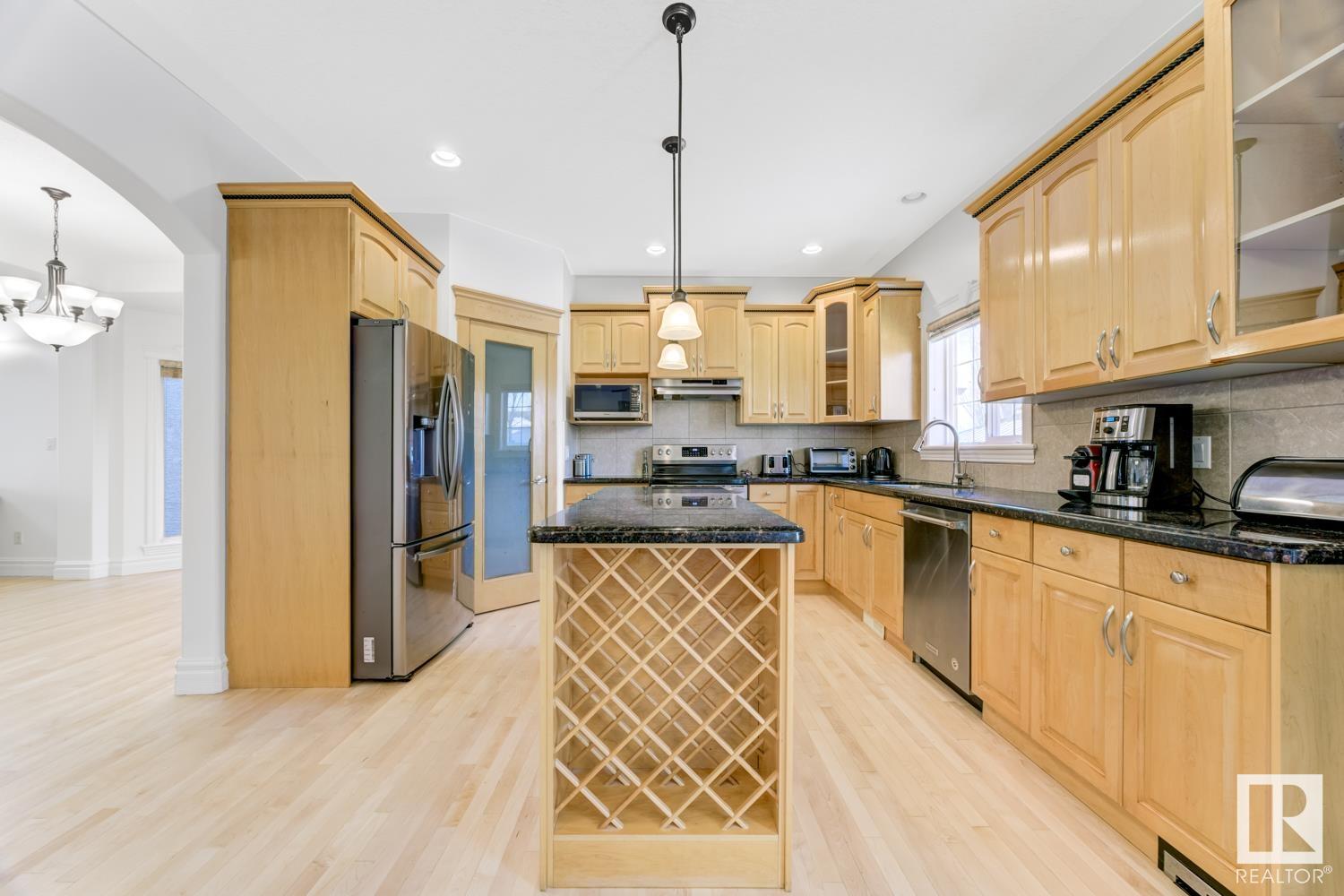      3020 MACNEIL WY NW , Edmonton,  ,T6R 3V1 ;  Listing Number: MLS E4415899