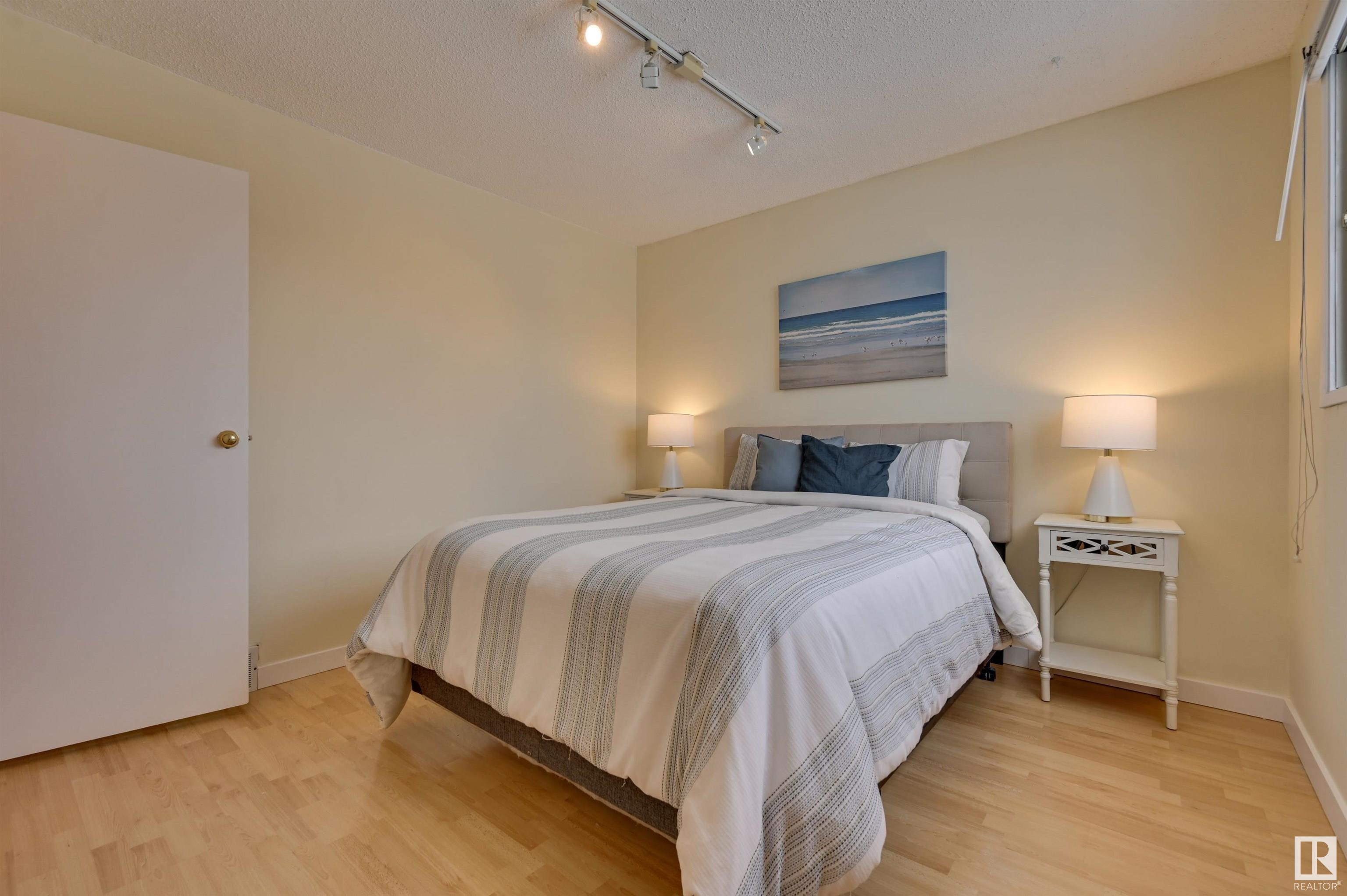      5612 93A AV NW , Edmonton,  ,T6B 2K7 ;  Listing Number: MLS E4415929