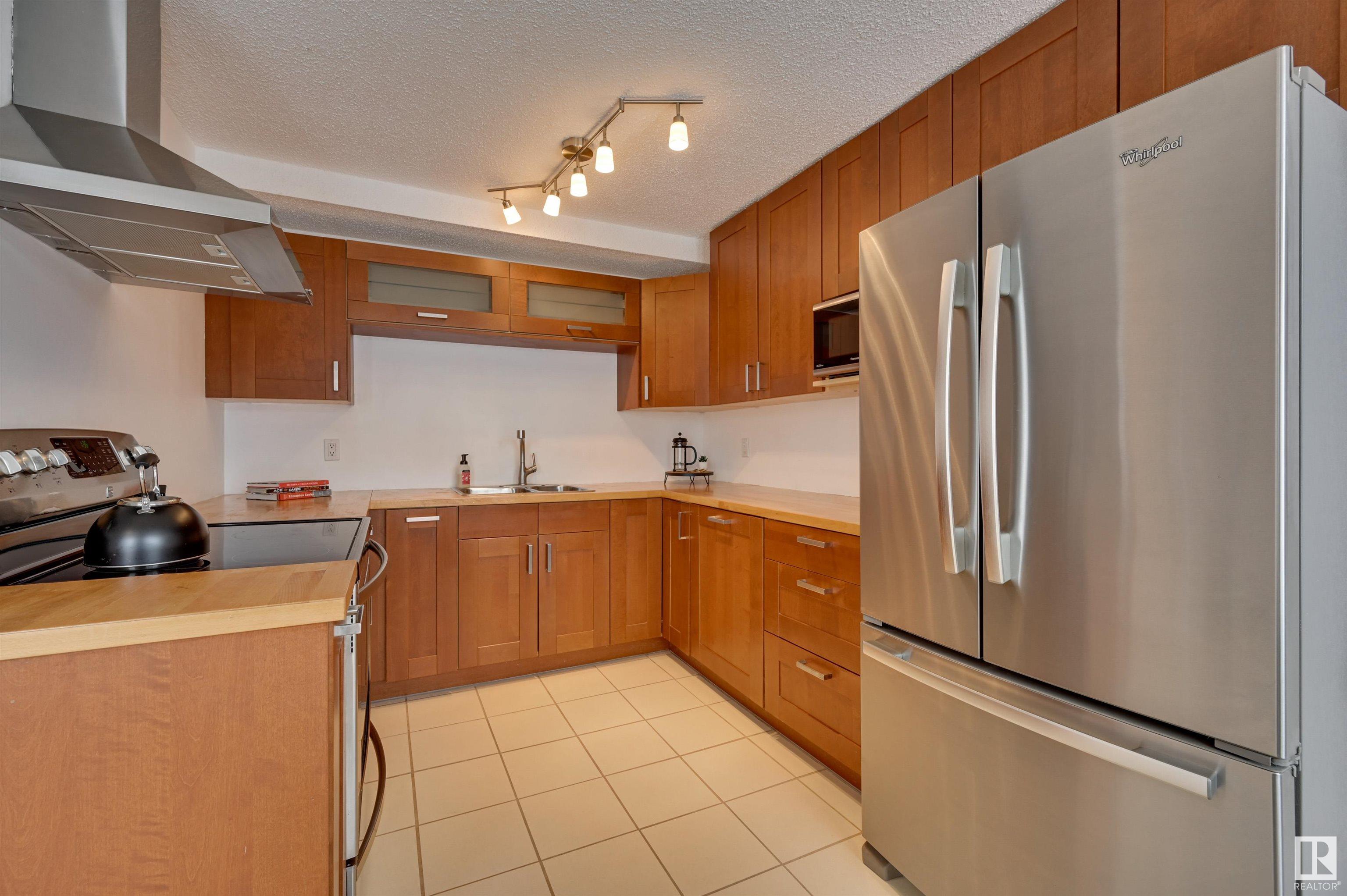      5612 93A AV NW , Edmonton,  ,T6B 2K7 ;  Listing Number: MLS E4415929