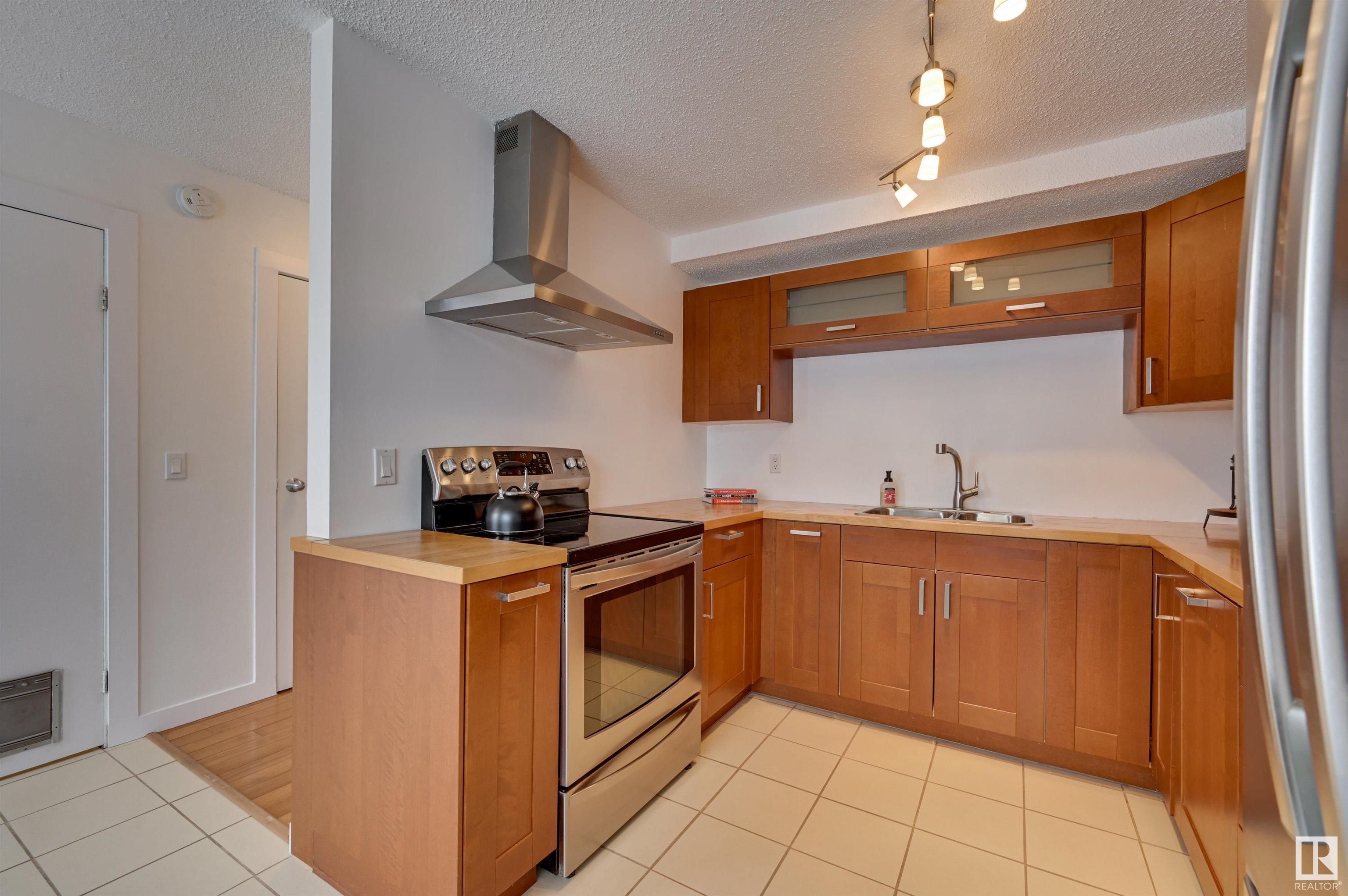      5612 93A AV NW , Edmonton,  ,T6B 2K7 ;  Listing Number: MLS E4415929