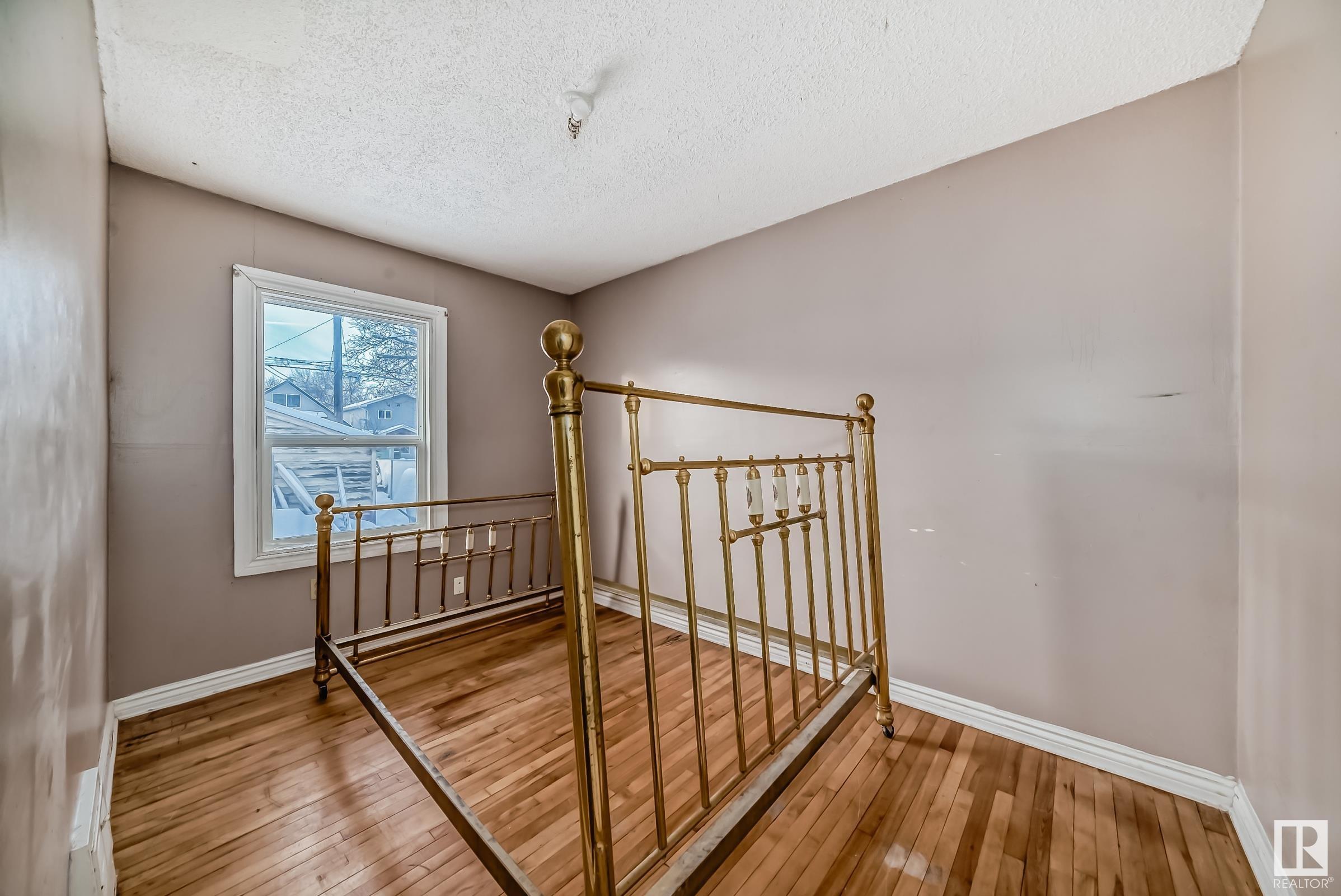      11538 90 ST NW NW , Edmonton,  ,T5B 3Y1 ;  Listing Number: MLS E4415937