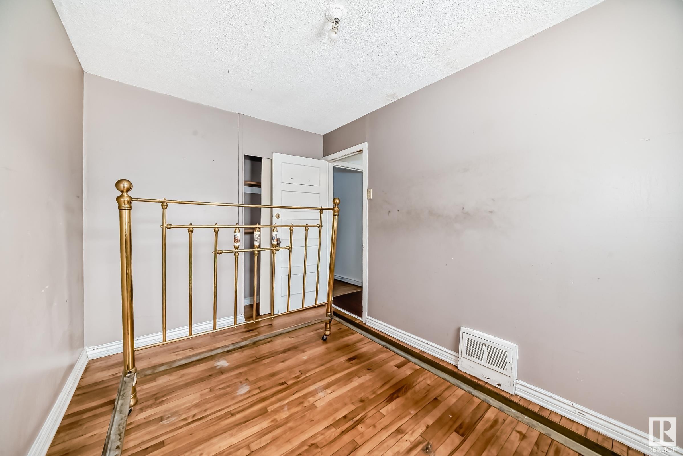      11538 90 ST NW NW , Edmonton,  ,T5B 3Y1 ;  Listing Number: MLS E4415937