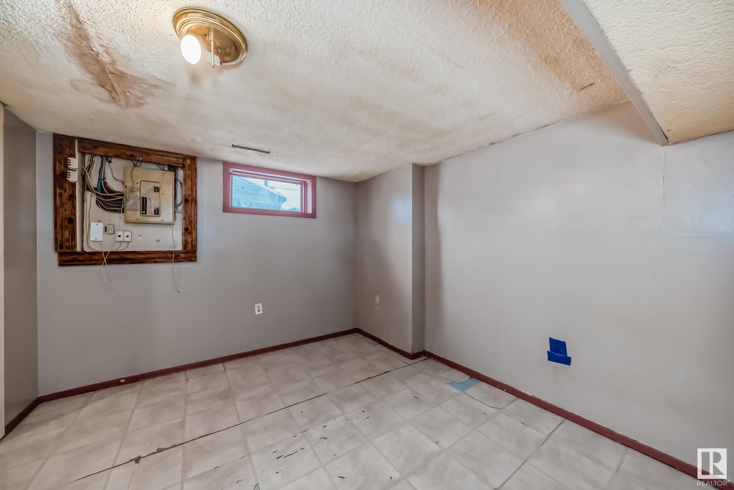      11538 90 ST NW NW , Edmonton,  ,T5B 3Y1 ;  Listing Number: MLS E4415937