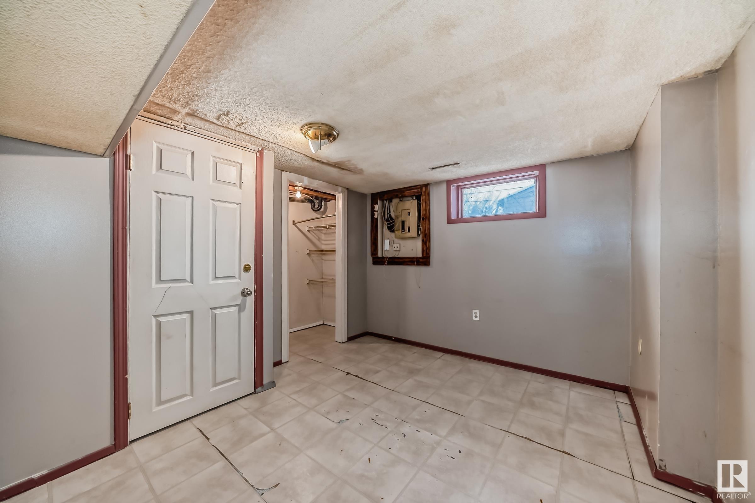      11538 90 ST NW NW , Edmonton,  ,T5B 3Y1 ;  Listing Number: MLS E4415937