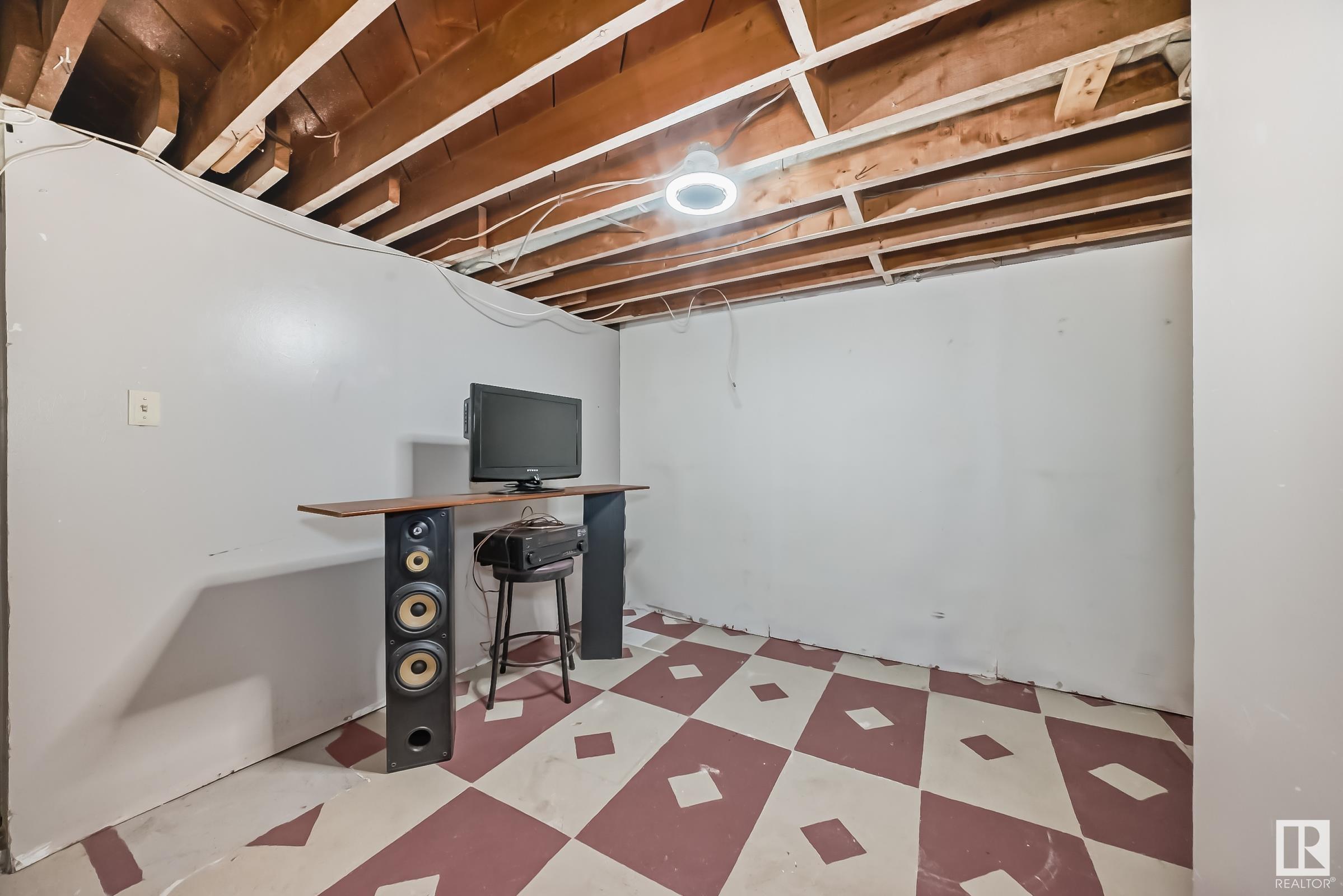      11538 90 ST NW NW , Edmonton,  ,T5B 3Y1 ;  Listing Number: MLS E4415937